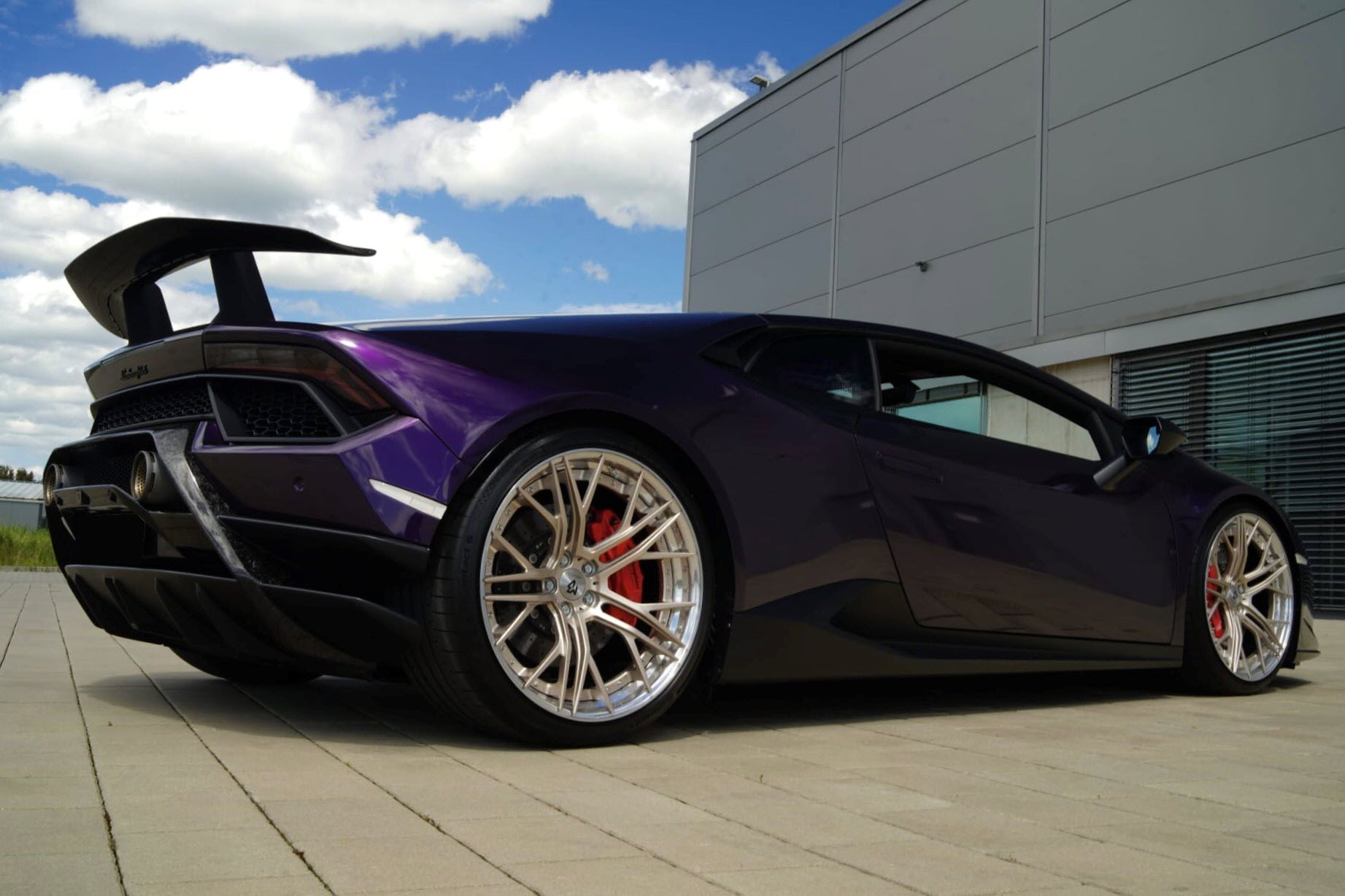 LAMBORGHINI Huracan Cabrio with mbDESIGN Wheels