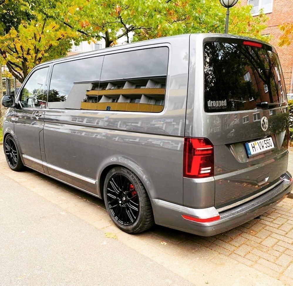 VOLKSWAGEN T6 Bus Multivan 7HC KV4 schwarz glänzend, glanzschwarz