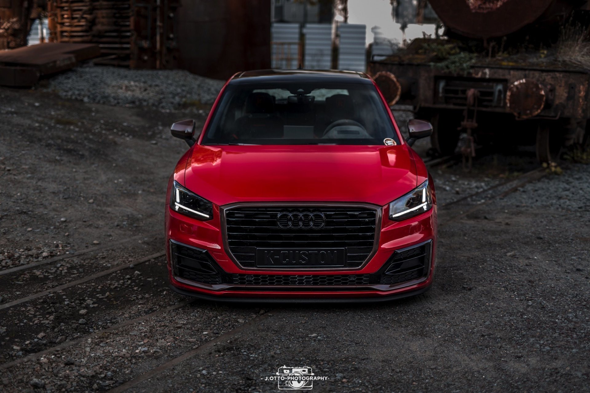 AUDI Q2 GA KX1 schwarz glänzend