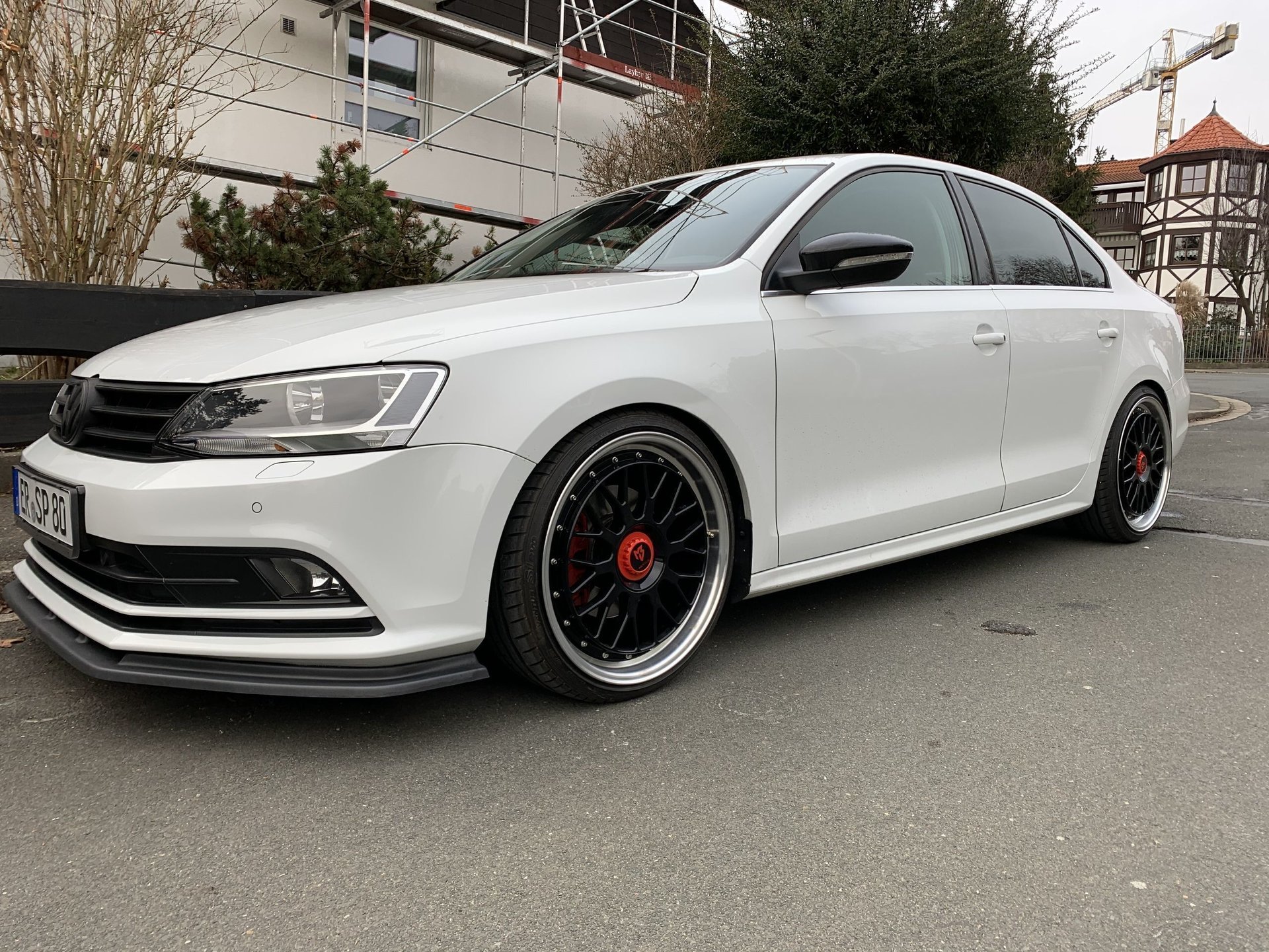 VOLKSWAGEN Jetta VI 16 - LV1 schwarz glänzend poliert