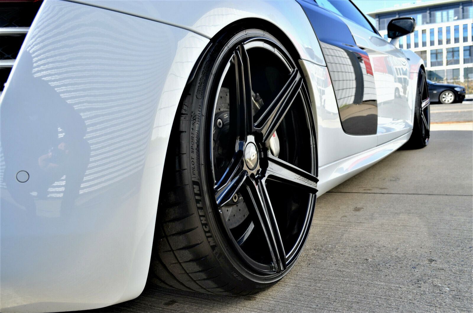 AUDI R8 Coupe 42 KV1 schwarz glänzend