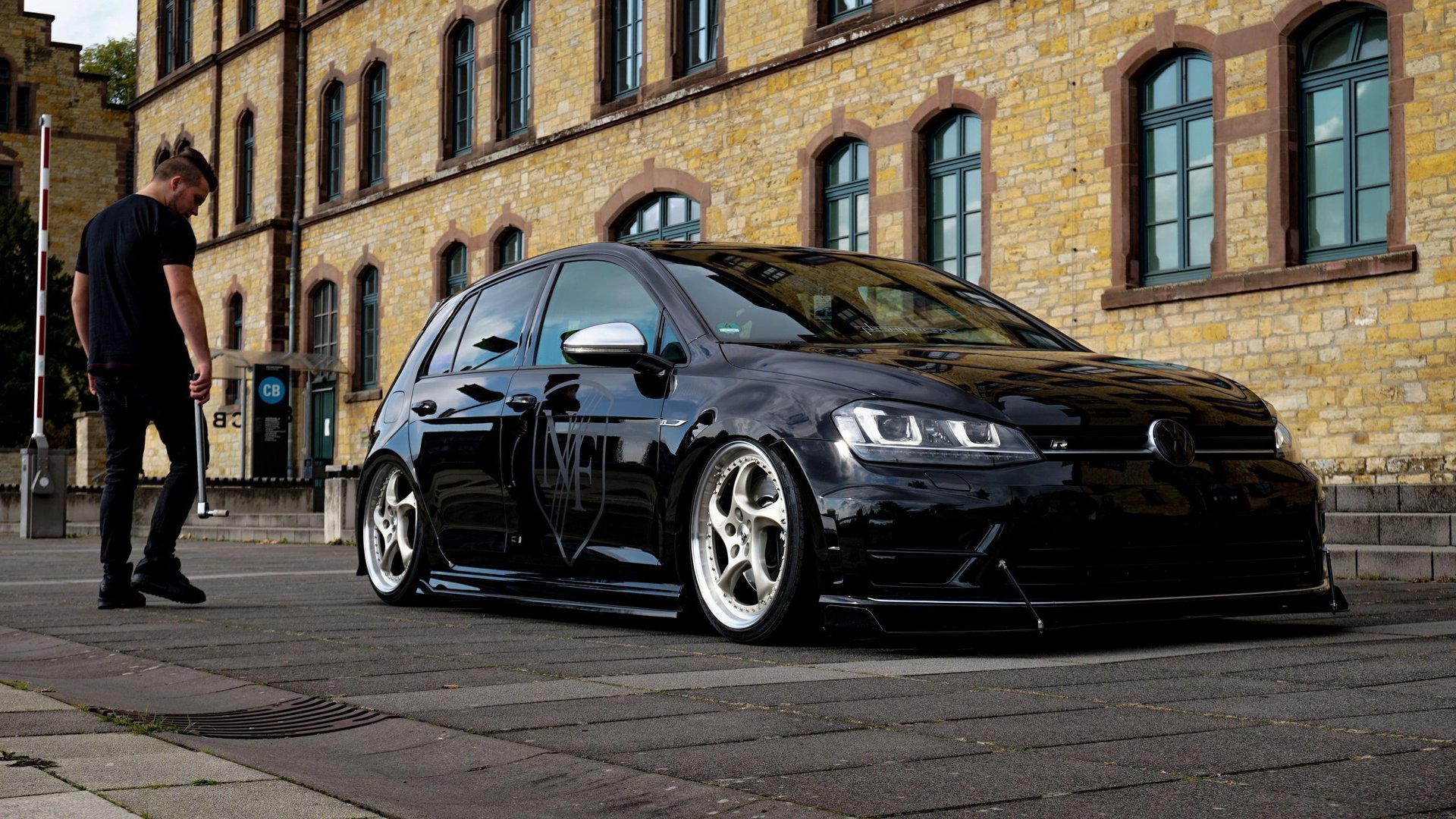VOLKSWAGEN Golf 7 R AU - TURBO S champagner glänzend poliert