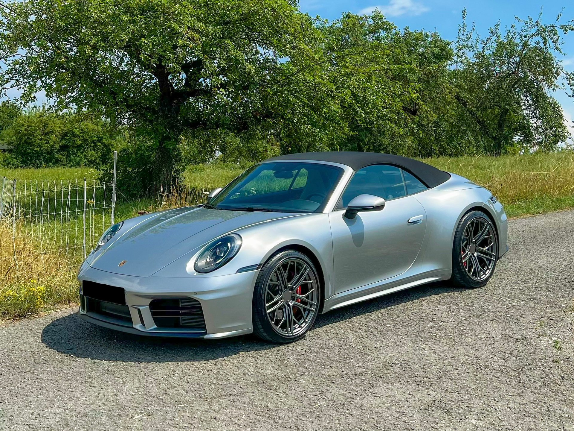 PORSCHE 911 Cabrio 992 Carrera SF1 grau glänzend