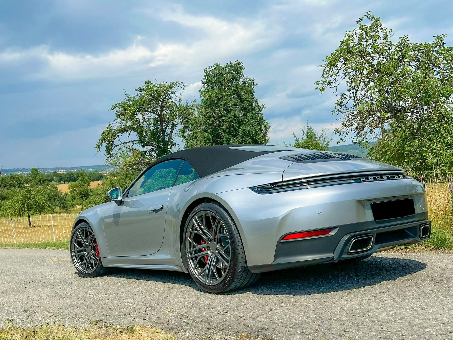 PORSCHE 911 Cabrio 992 Carrera SF1 grau glänzend