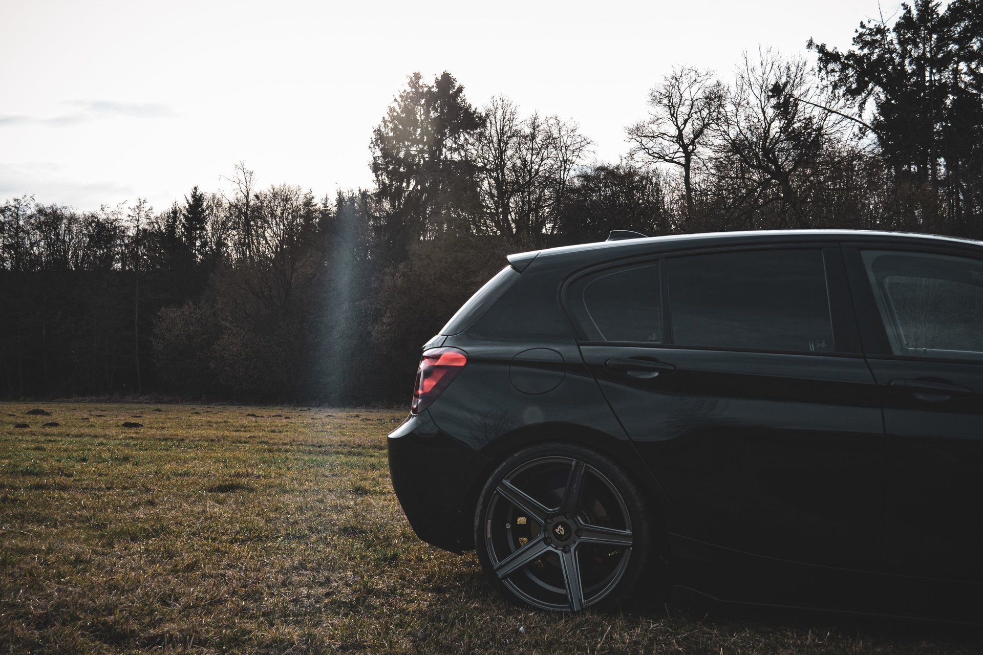 BMW 1er 3T 1K2 KV1 grau glänzend