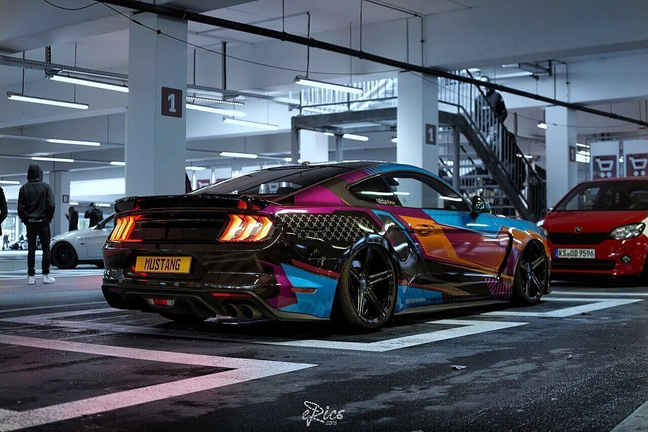 FORD Mustang LAE KV1 schwarz glänzend