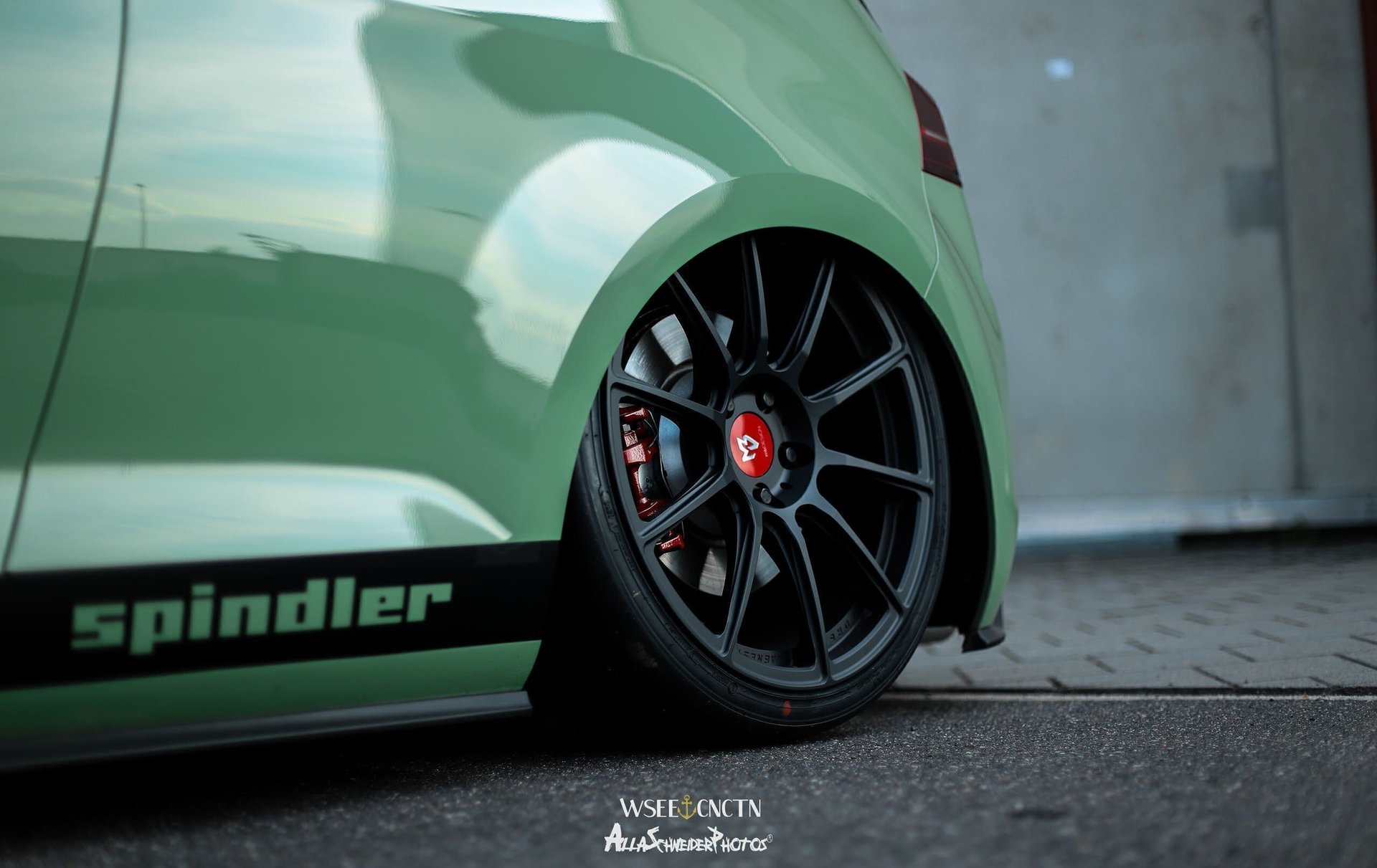 VOLKSWAGEN Golf 7 AU MF1 schwarz stumpfmatt