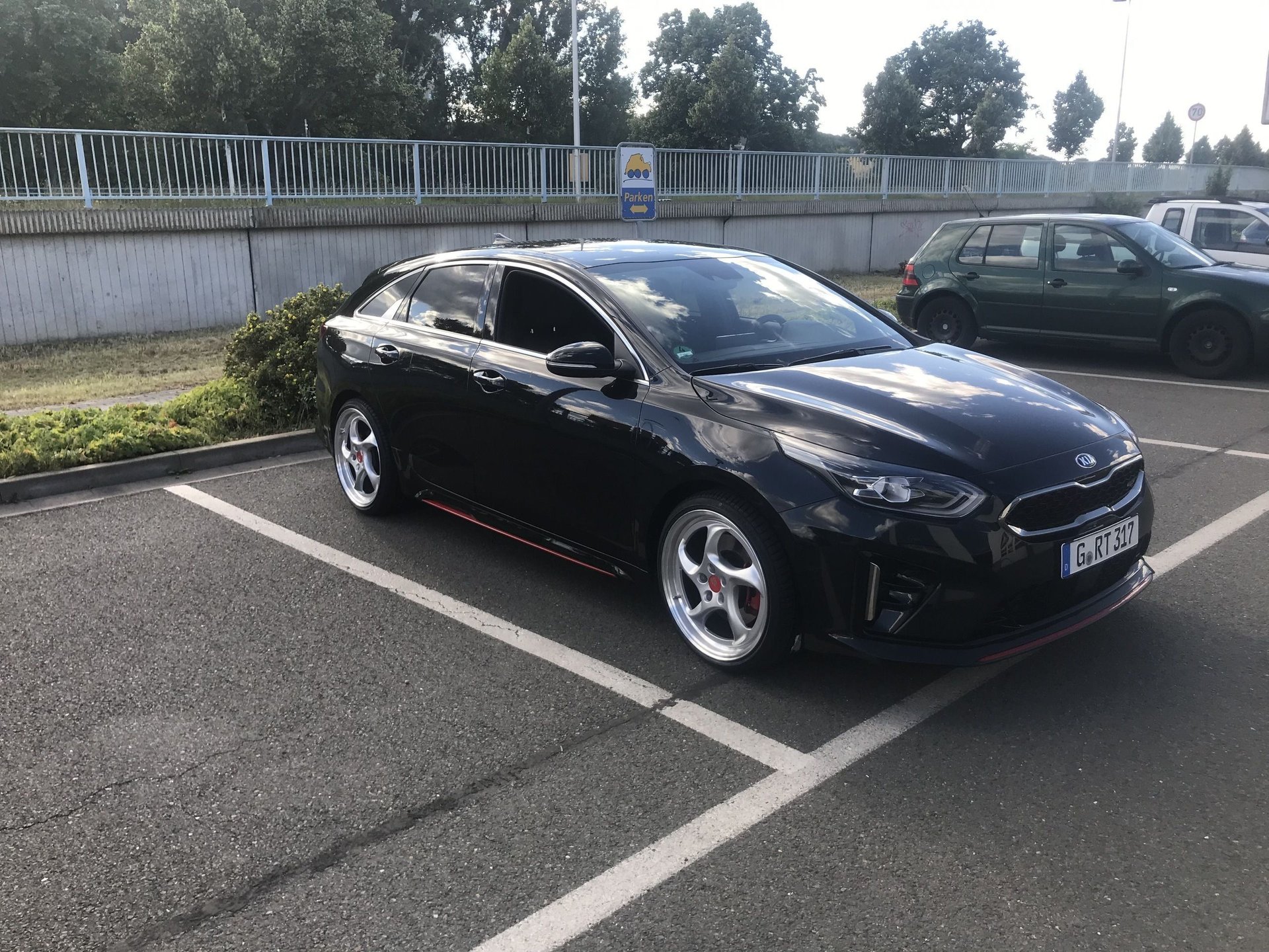 KIA Proceed CD - TURBO silber glänzend poliert