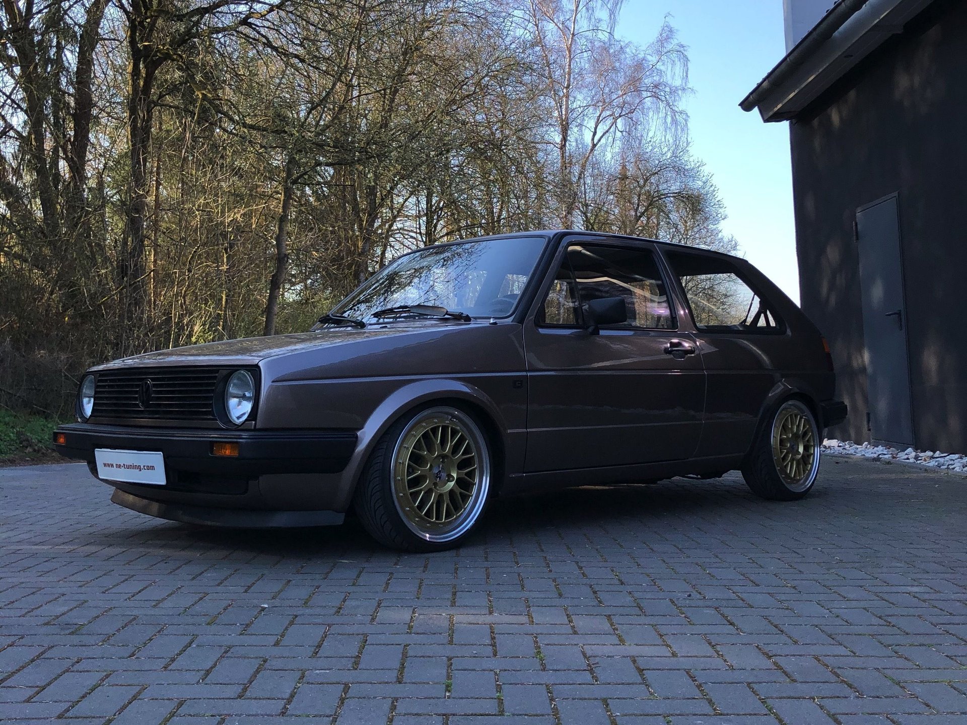 VOLKSWAGEN Golf 2 19E LV1 gold glänzend poliert