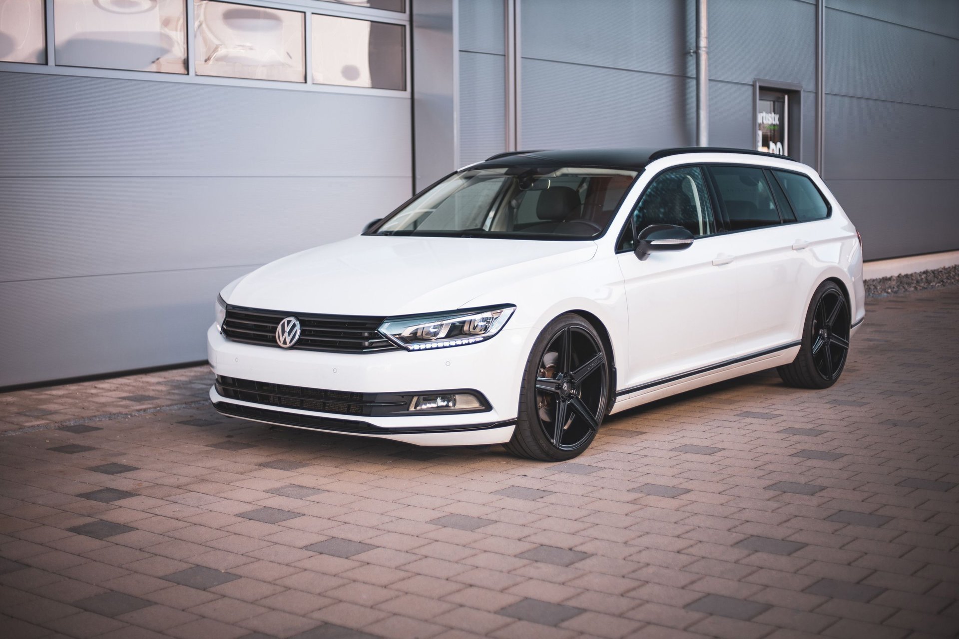 VOLKSWAGEN Passat 3C - KV1 schwarz glänzend