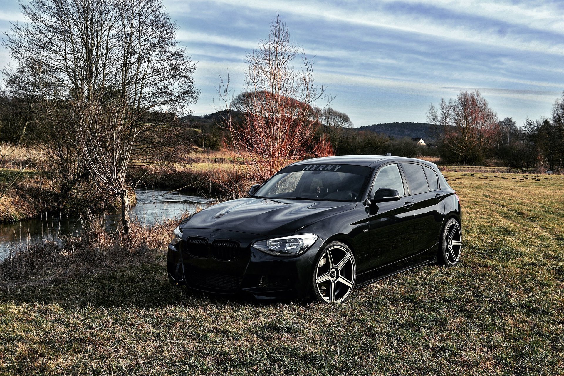 BMW 1er 3T 1K2 - KV1 grau glänzend