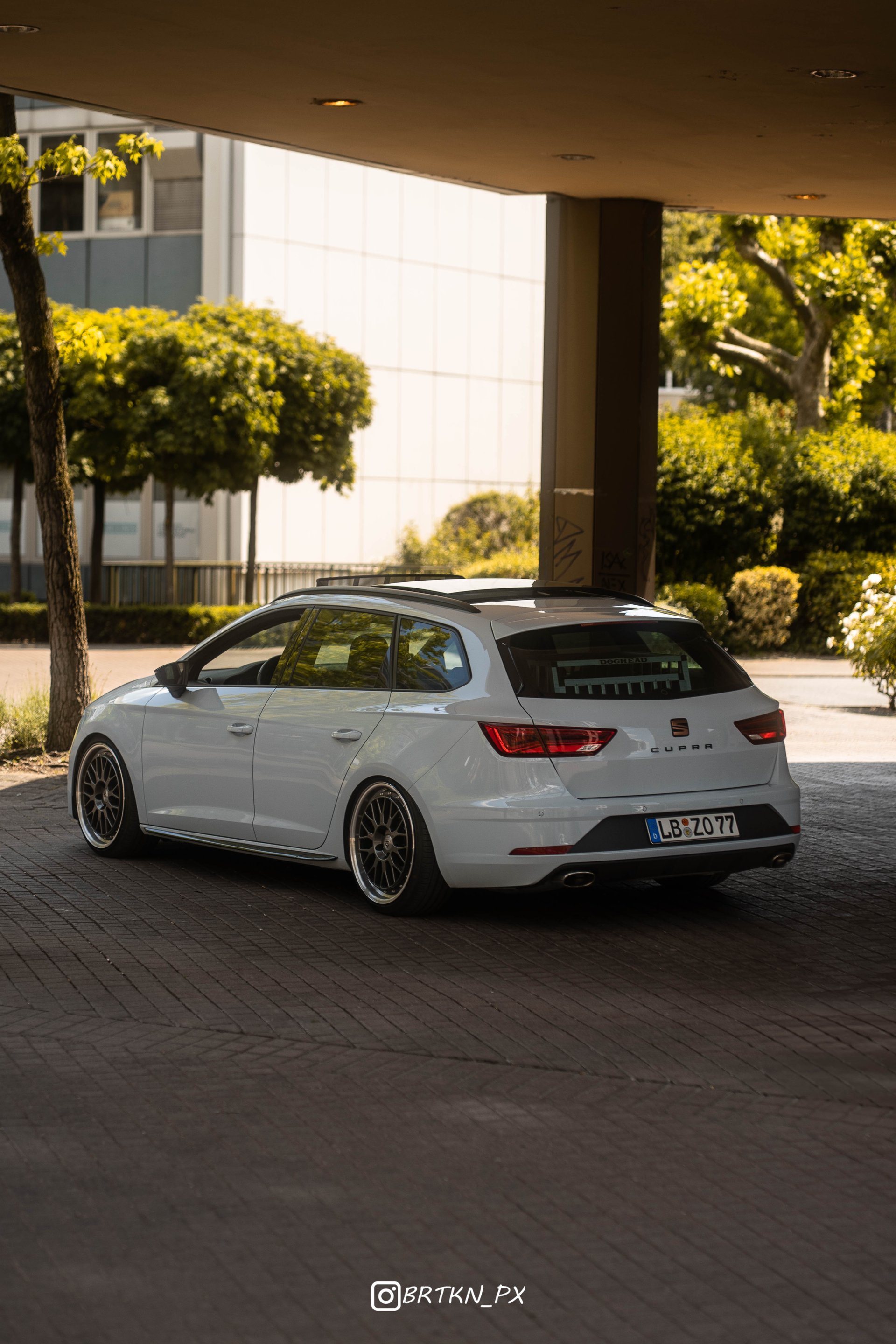 SEAT Leon ST Cupra with mbDESIGN 19-inch alloy wheels