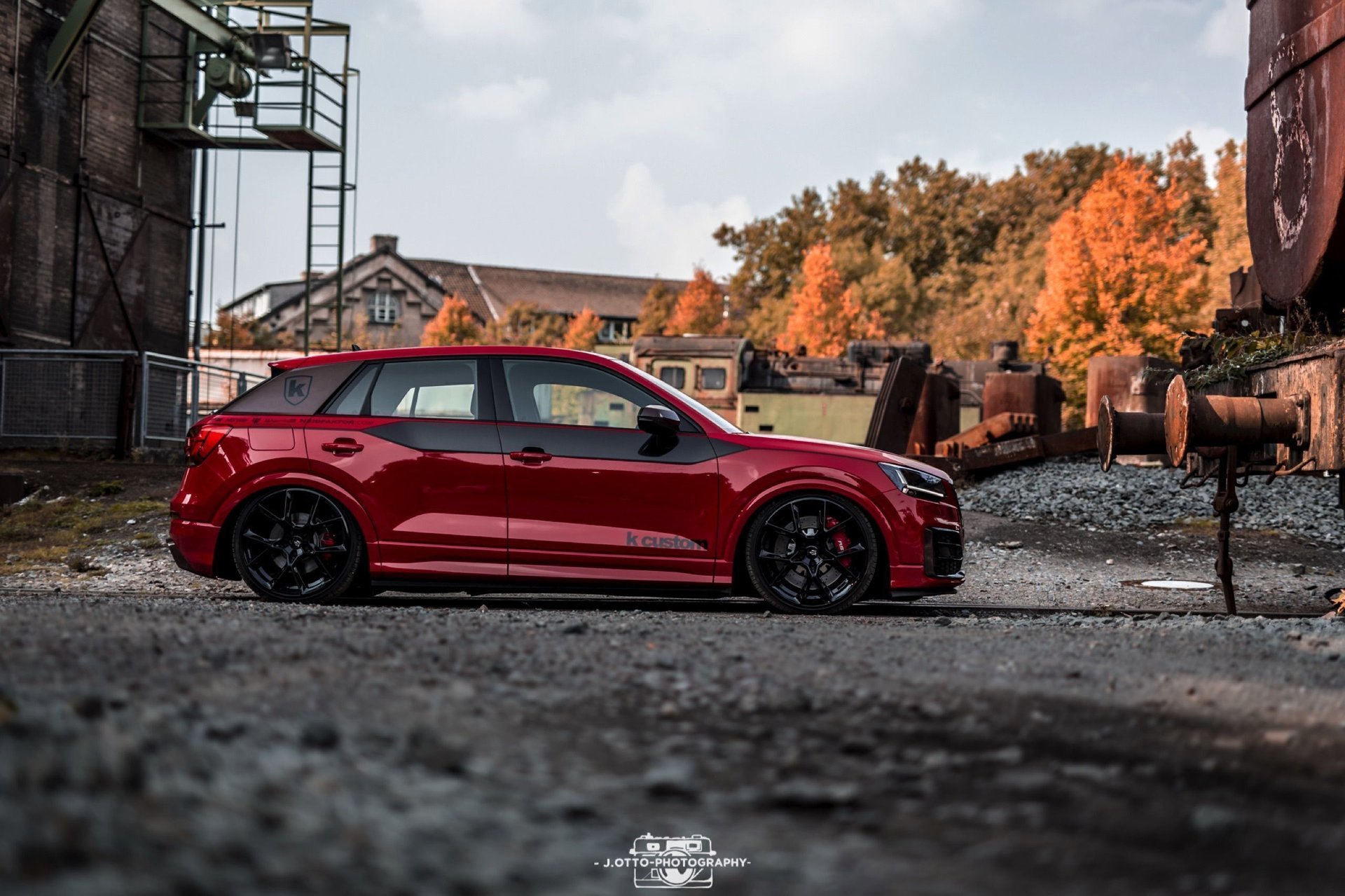 AUDI Q2 GA KX1 schwarz glänzend