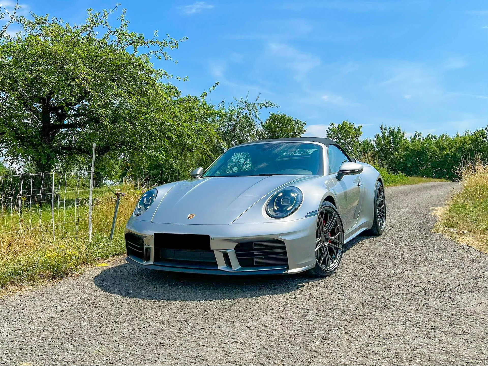 PORSCHE 911 Cabrio 992 Carrera SF1 grau glänzend