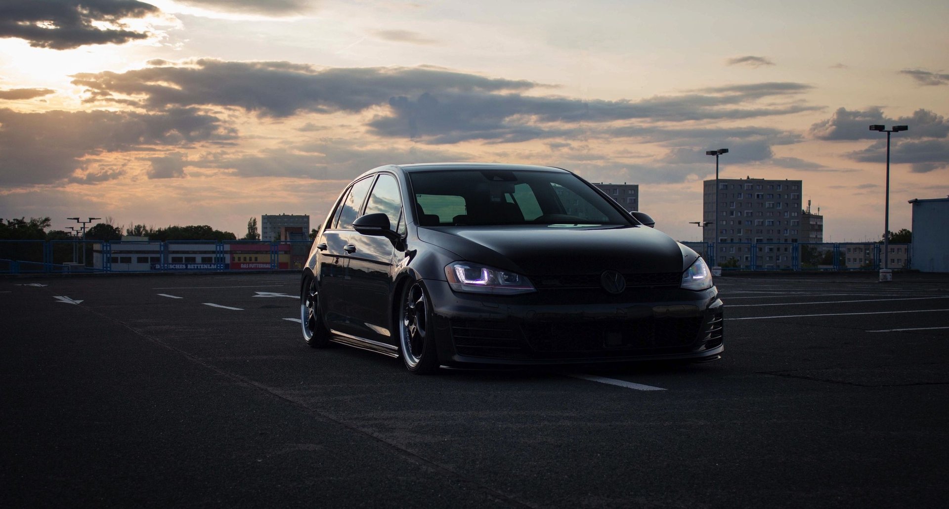 VOLKSWAGEN Golf 7 AU - TURBO S schwarz glänzend poliert