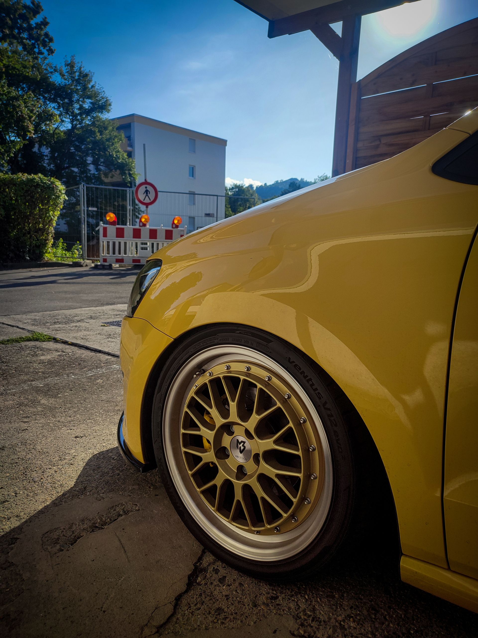 VOLKSWAGEN Polo 6R LV1 gold shiny polished