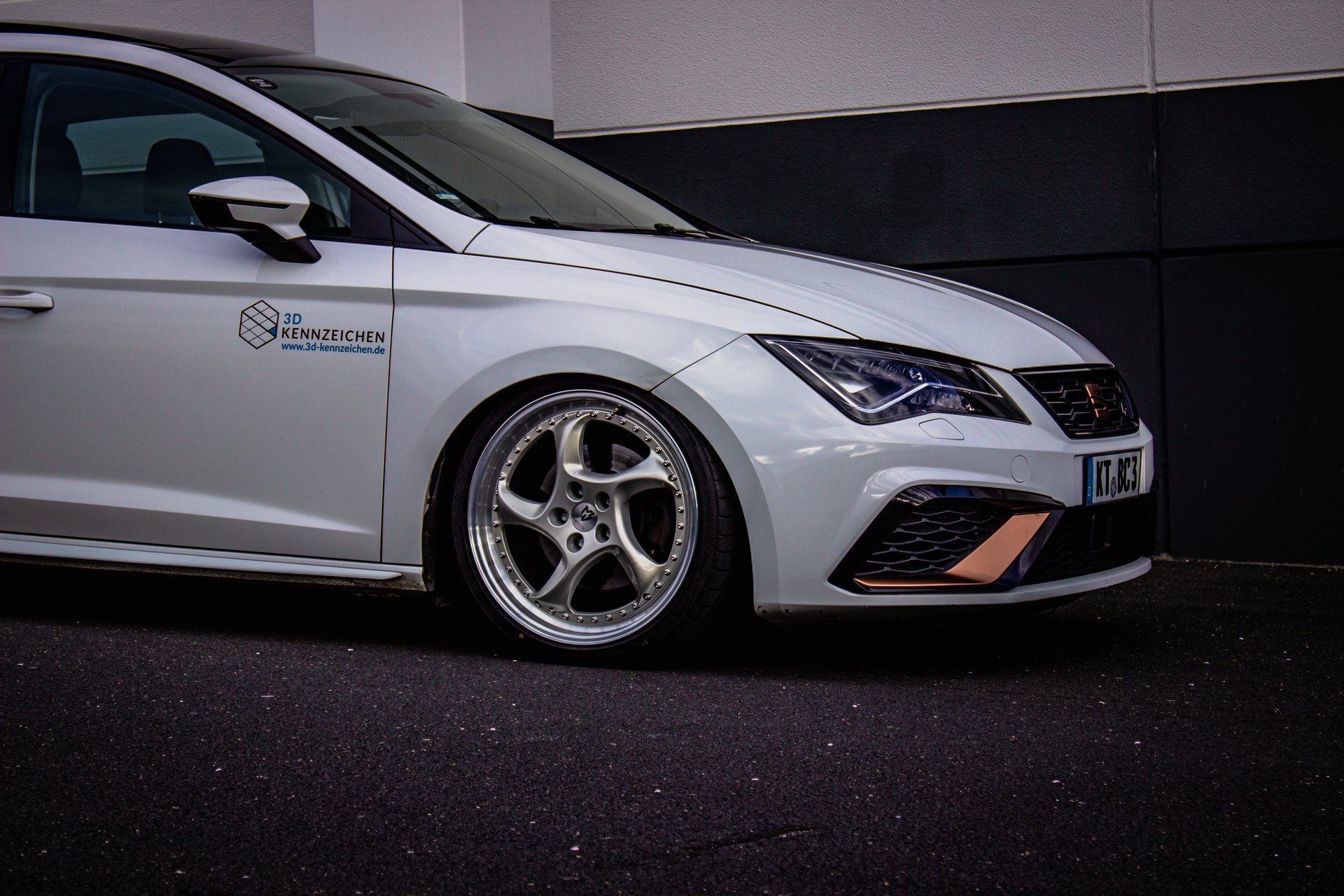 SEAT Leon 5F mit 19 Zoll mbDESIGN Räder