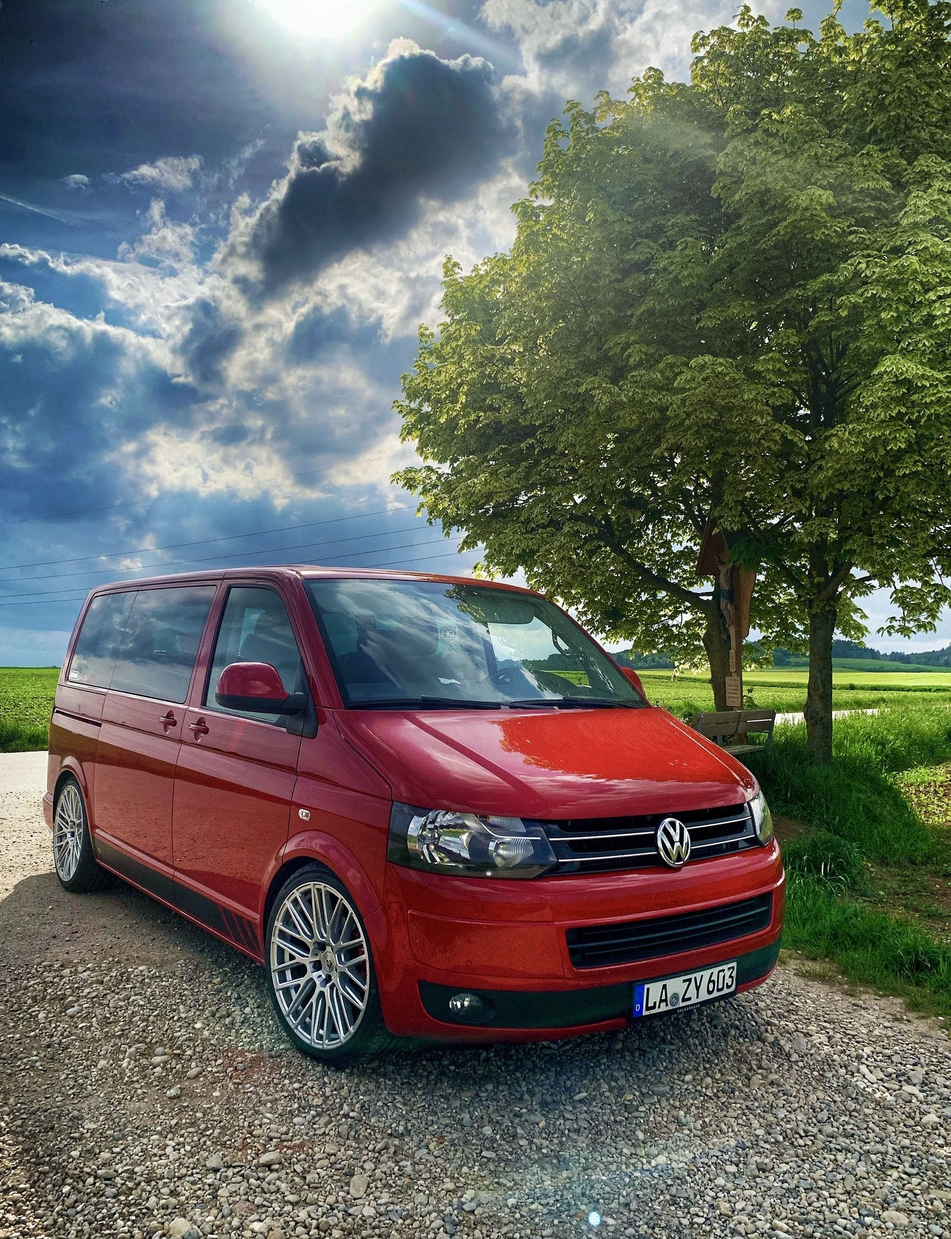 VOLKSWAGEN T5 Bus 7HC KV4 silber glänzend
