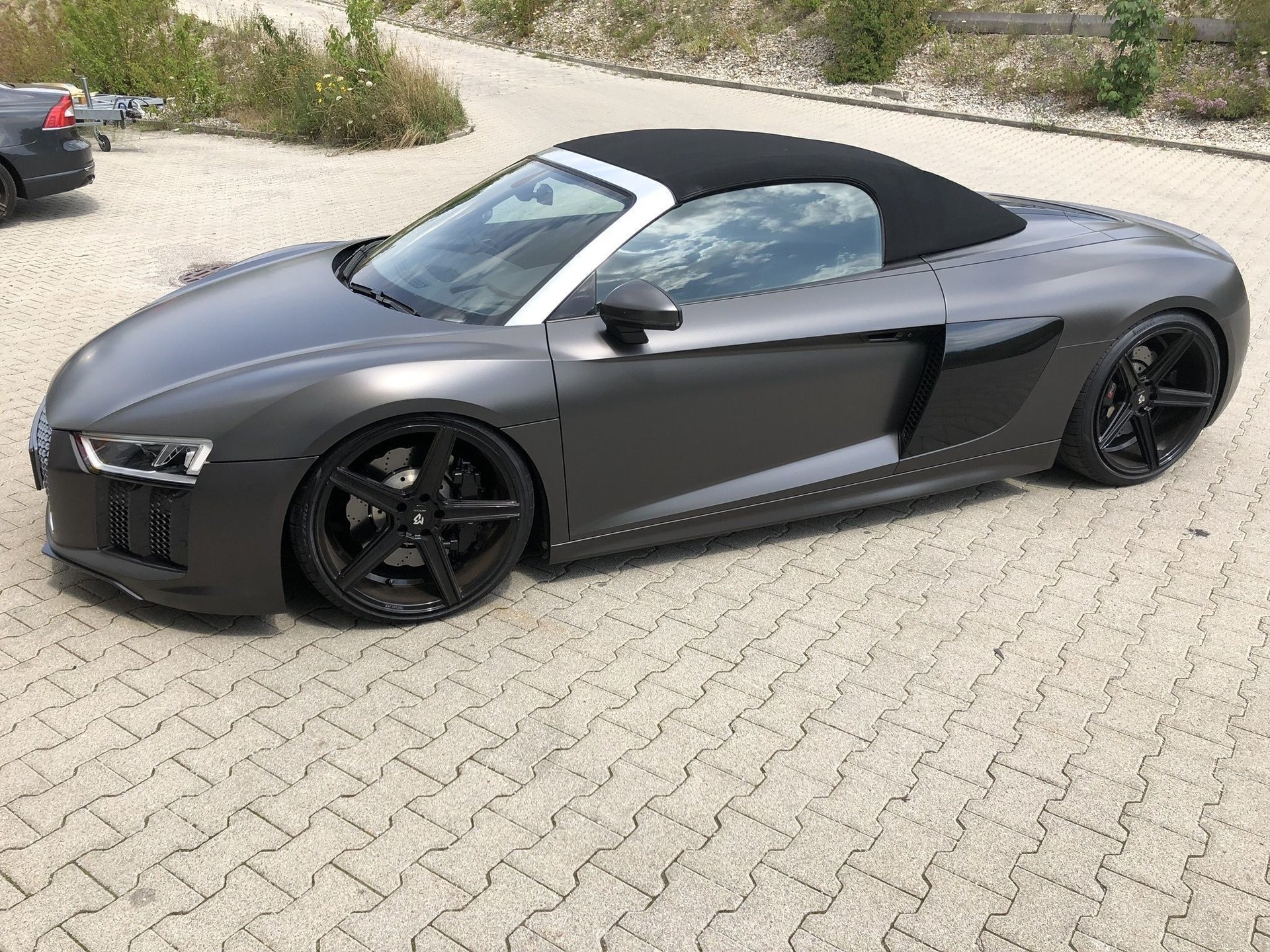 AUDI R8 Coupe with mbDESIGN 20 inch alloy wheels & complete sets