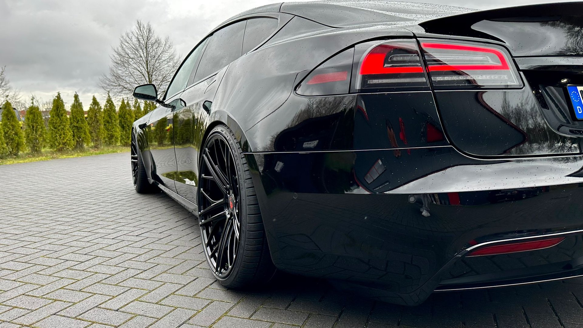 TESLA Model S Plaid with mbDESIGN 22" wheels – configure now