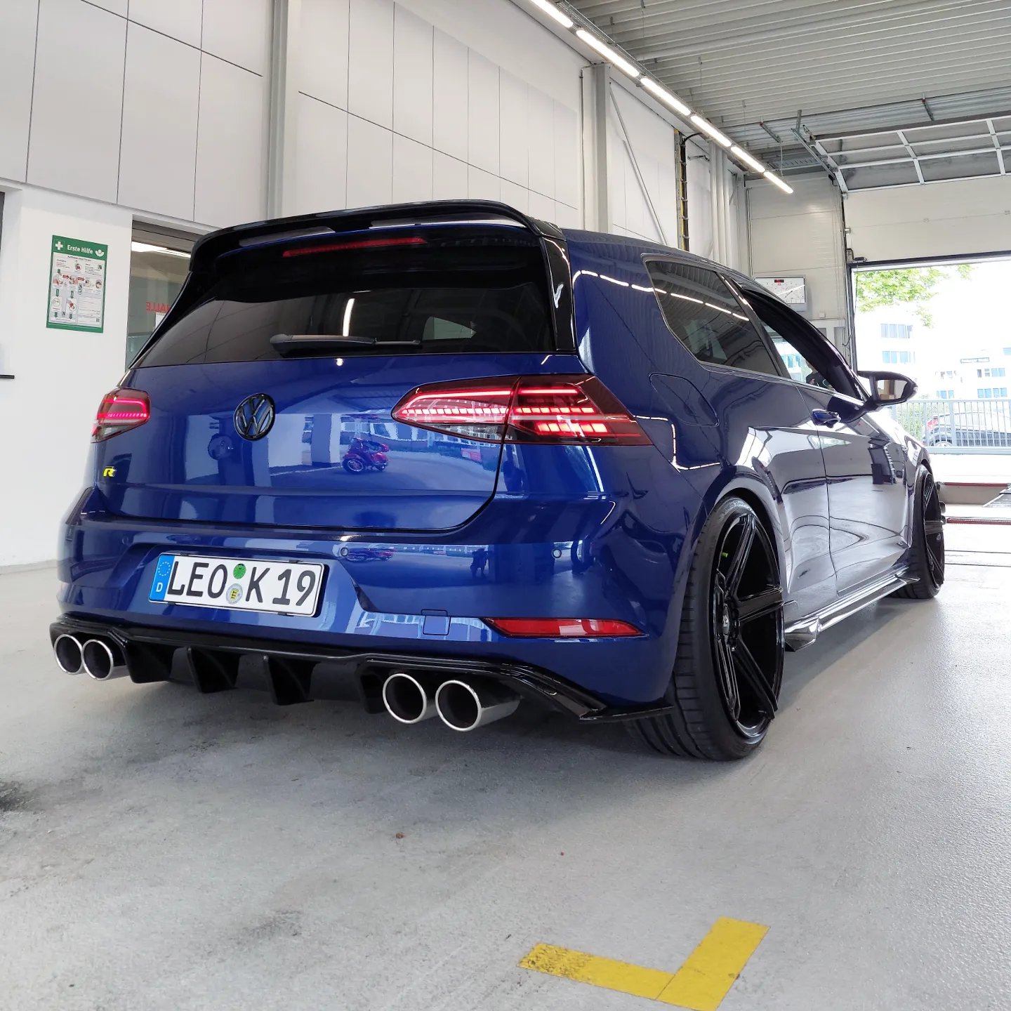 VOLKSWAGEN Golf 7 AU - KV1 schwarz glänzend
