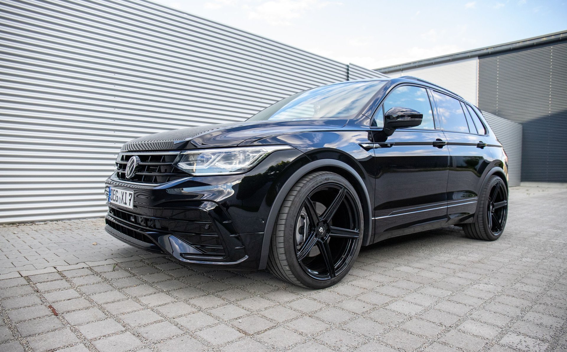 VOLKSWAGEN Tiguan 5N - KV1 S schwarz glänzend