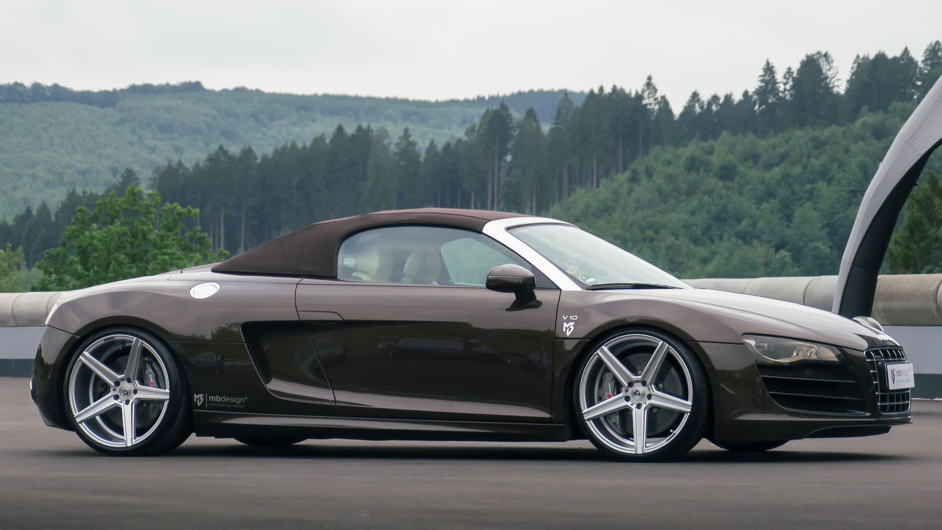 AUDI R8 Coupe 42 - KV1 silber glänzend