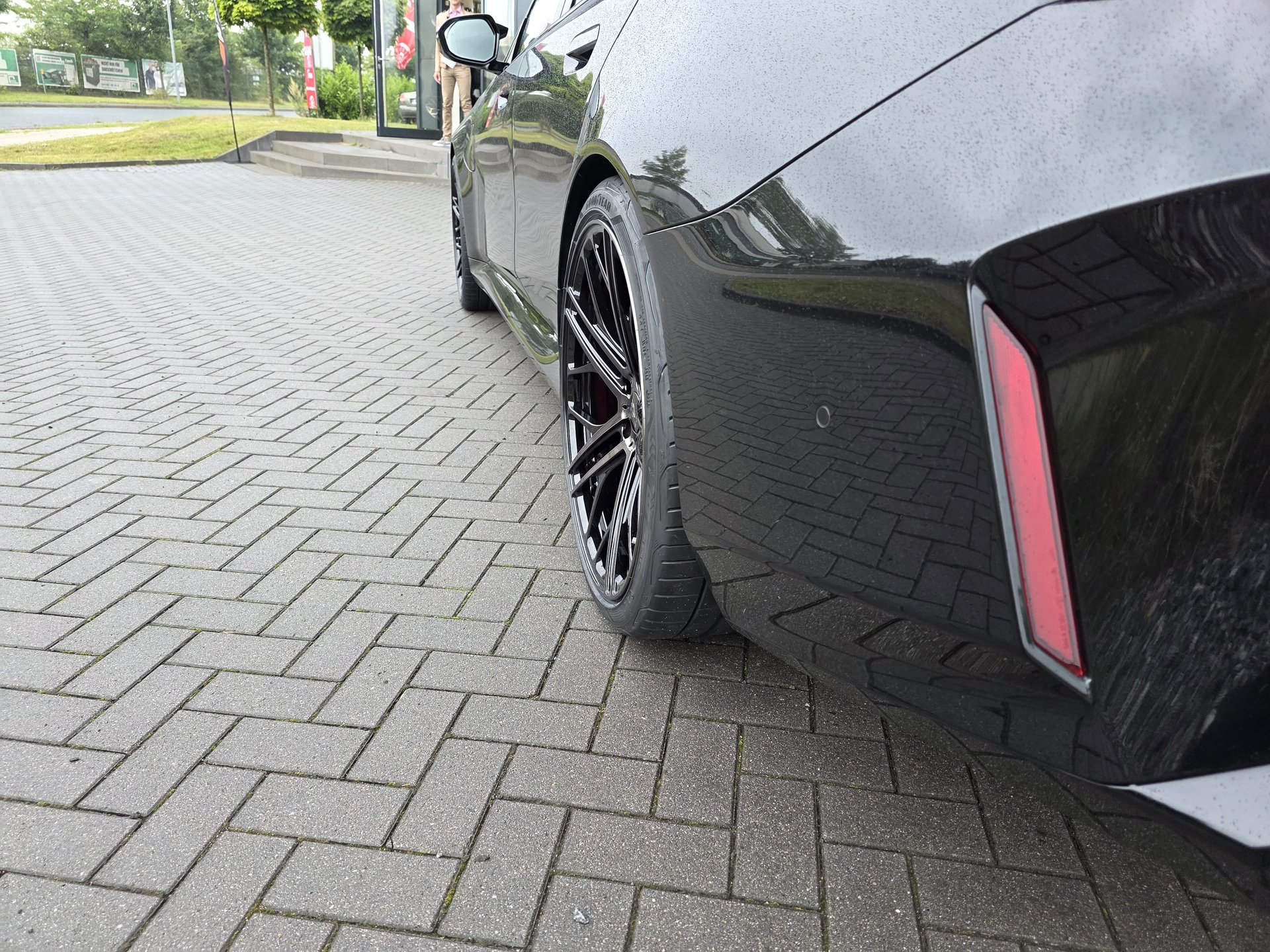 BMW M5 Touring G99 with mbDESIGN 22 inch wheels & summer tires
