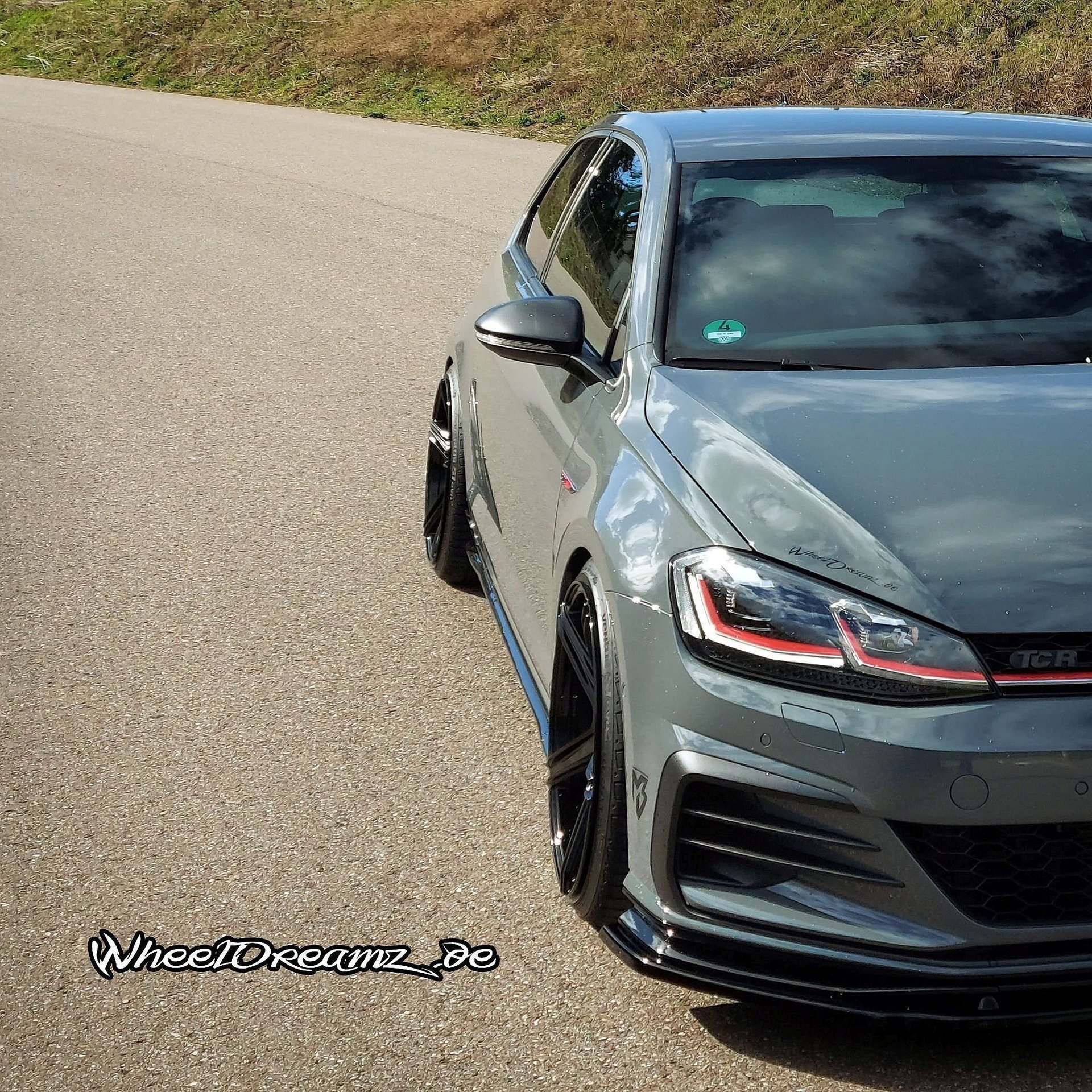 VOLKSWAGEN Golf 7 AU KV1 schwarz glänzend