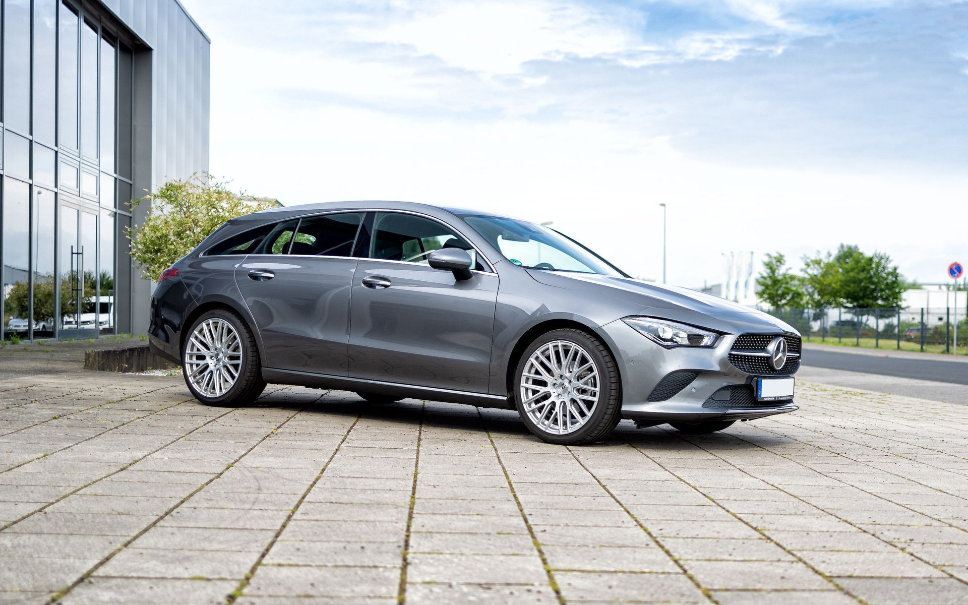 MERCEDES-BENZ CLA-Klasse Shooting Brake F2CLA - KV4 silber glänzend