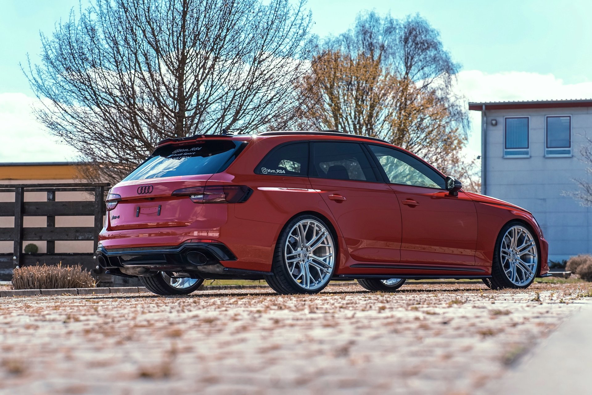 Audi RS4 Avant with 10.0x21 Wheels - Perfect Combination