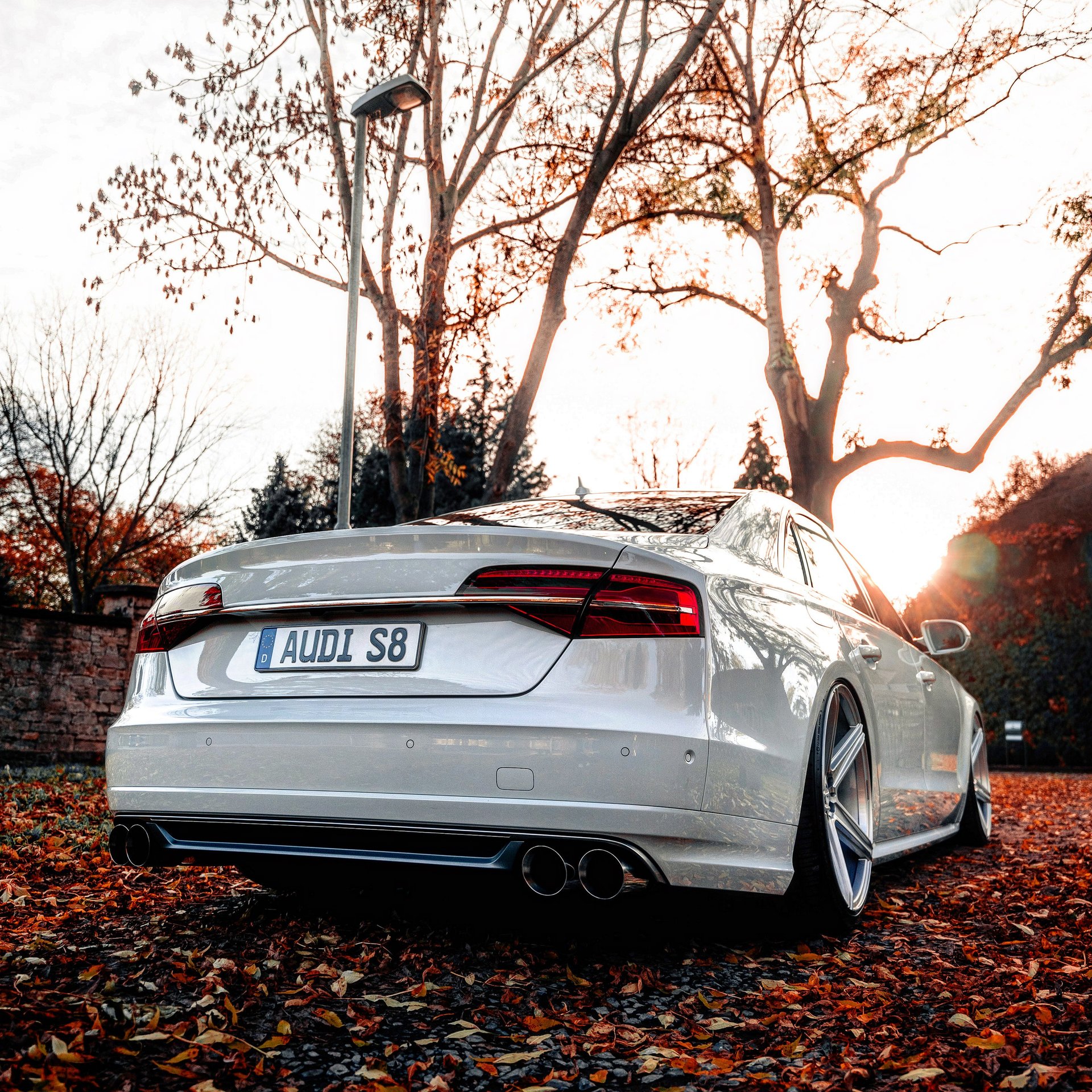 AUDI S8 4H with 22-inch mbDESIGN alloy wheels – summer complete set