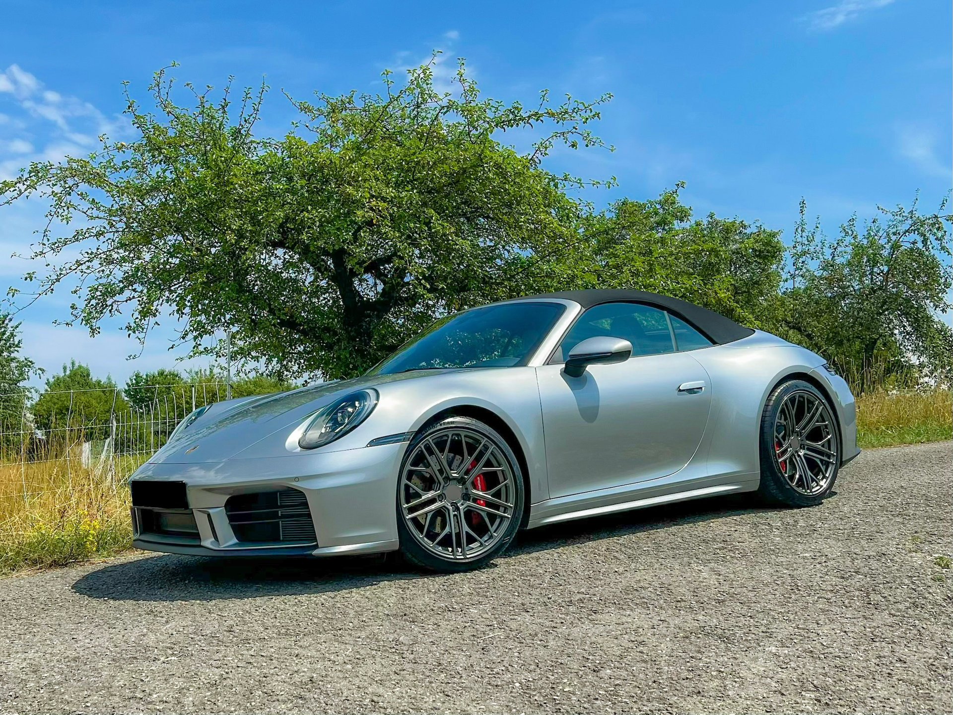 PORSCHE 911 Cabrio 992 Carrera SF1 grau glänzend