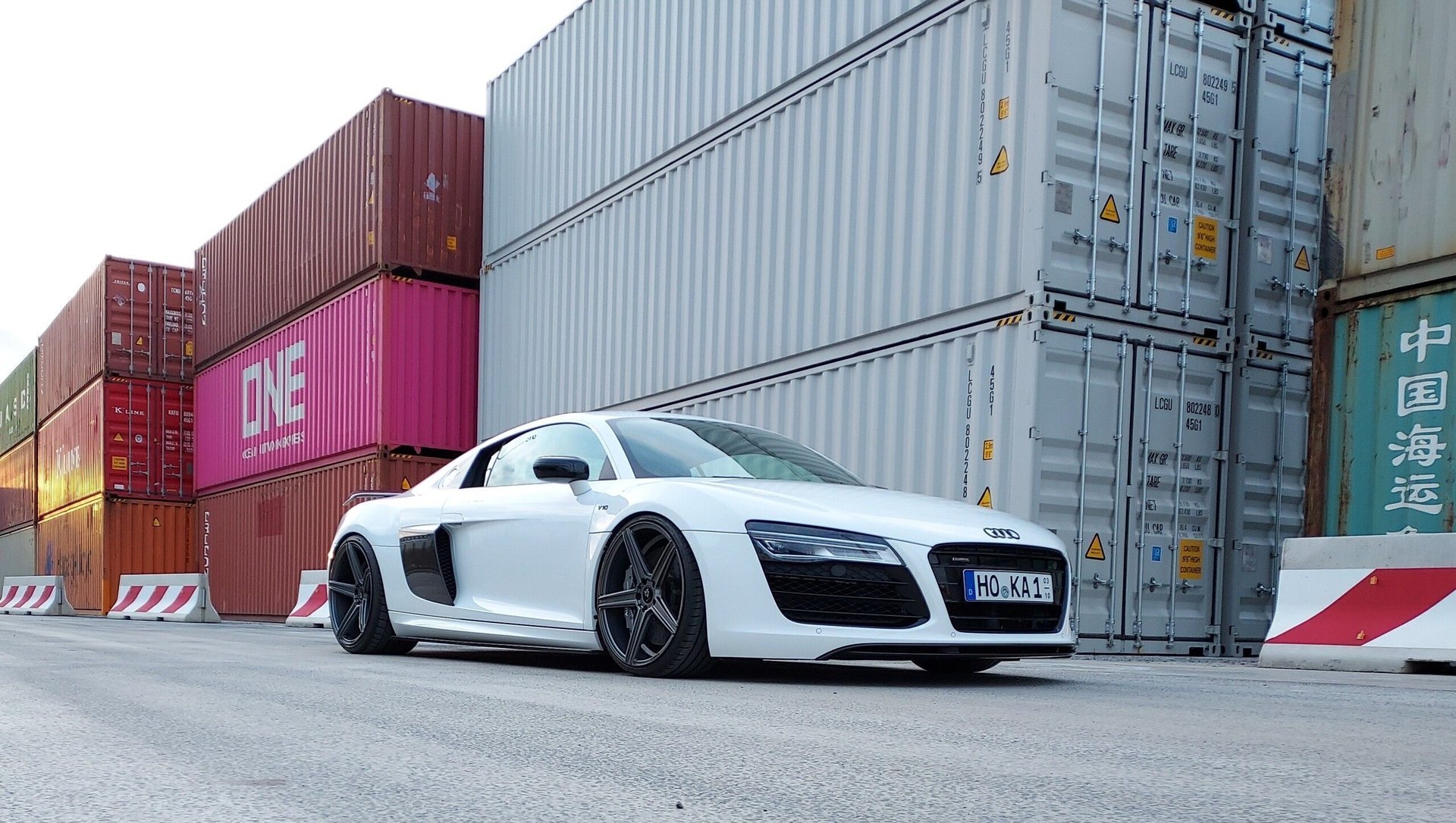 AUDI R8 Coupe 42 KV1 grau matt