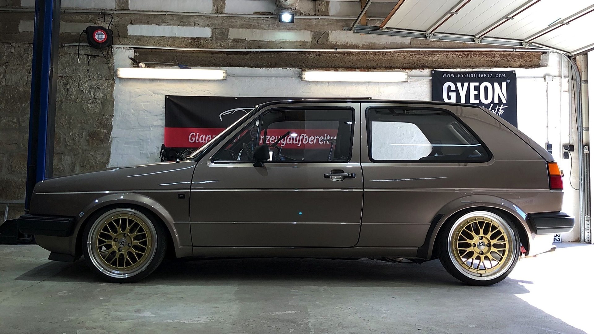 VOLKSWAGEN Golf 2 19E - LV1 gold shiny polished
