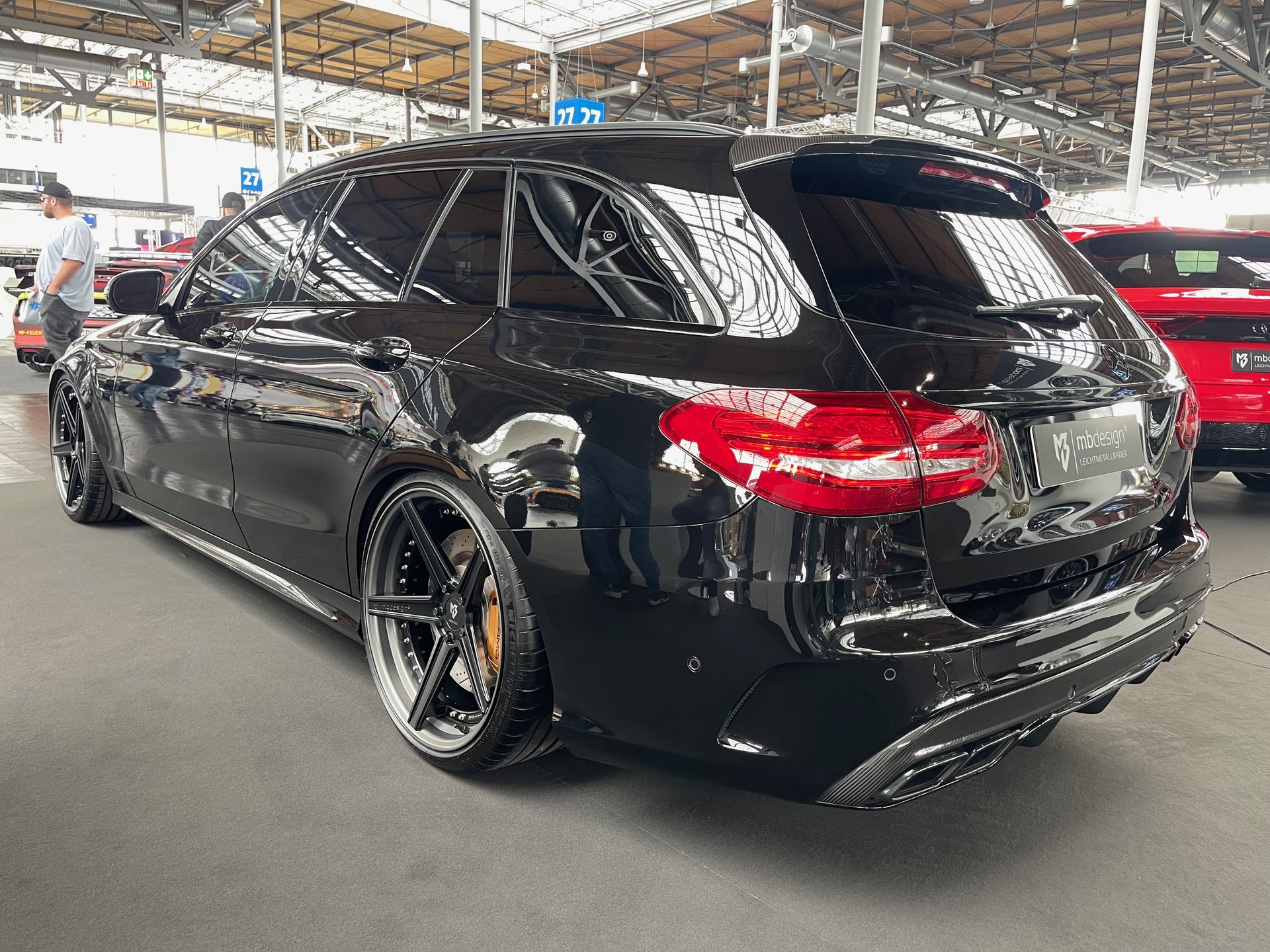 MERCEDES-BENZ C-Class T-Model AMG with mbDESIGN 20 inch wheels