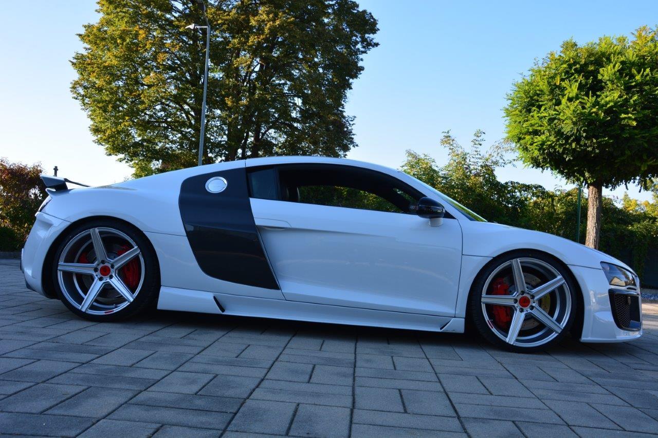 AUDI R8 Coupe 42 KV1 silber glänzend