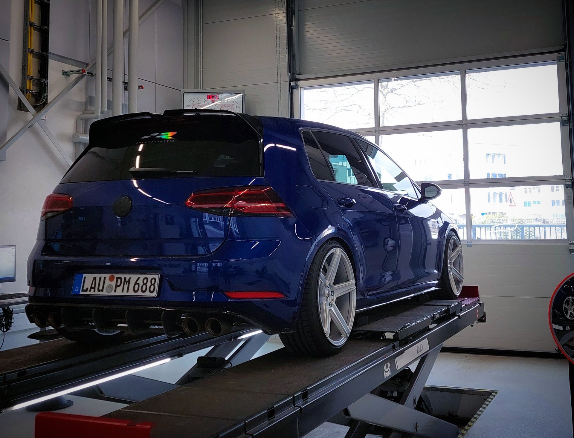 VOLKSWAGEN Golf 7 R AU - KV1 silber glänzend