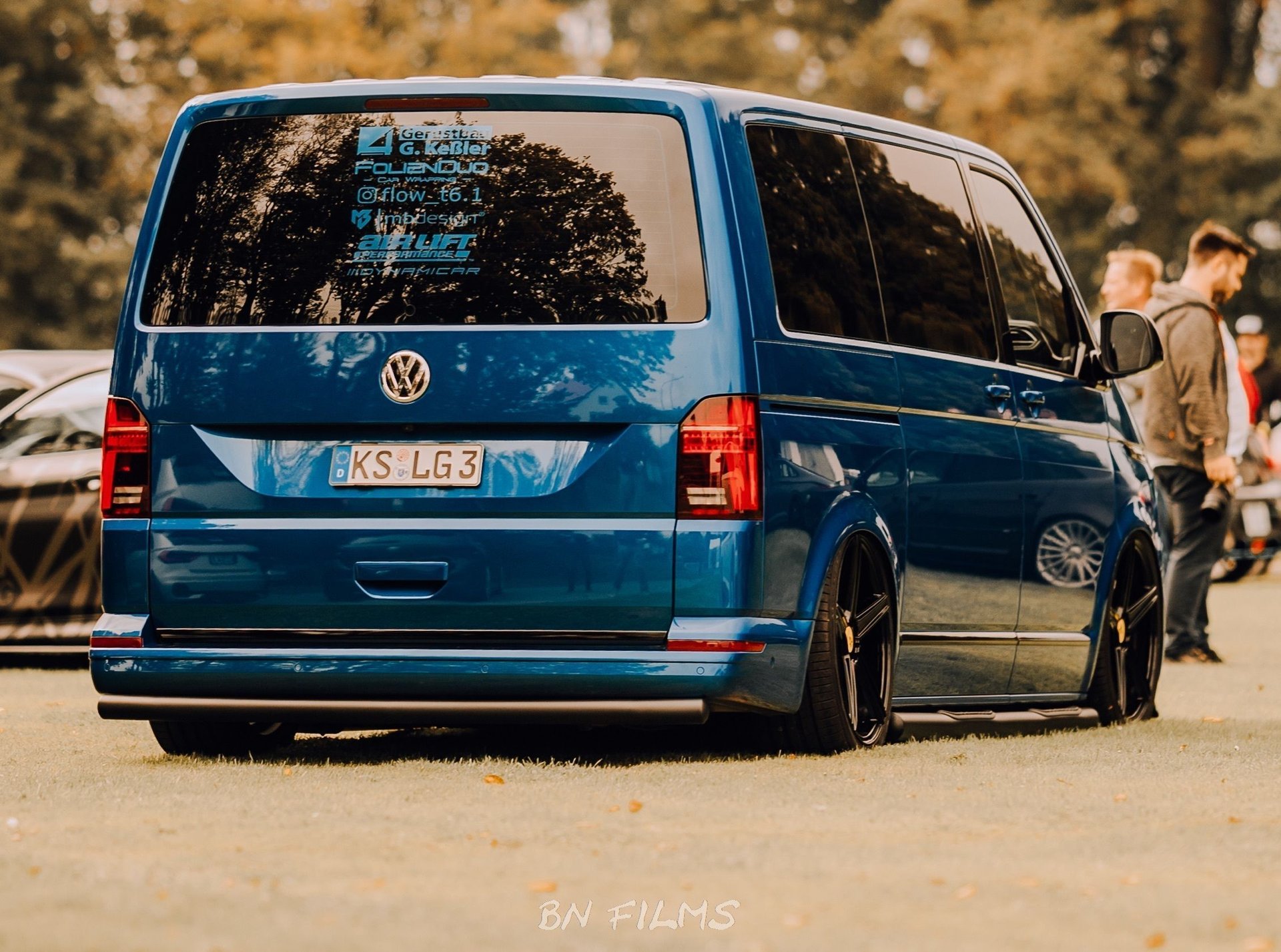 VOLKSWAGEN T6.1 Bus Multivan 7HC - KV1 schwarz glänzend