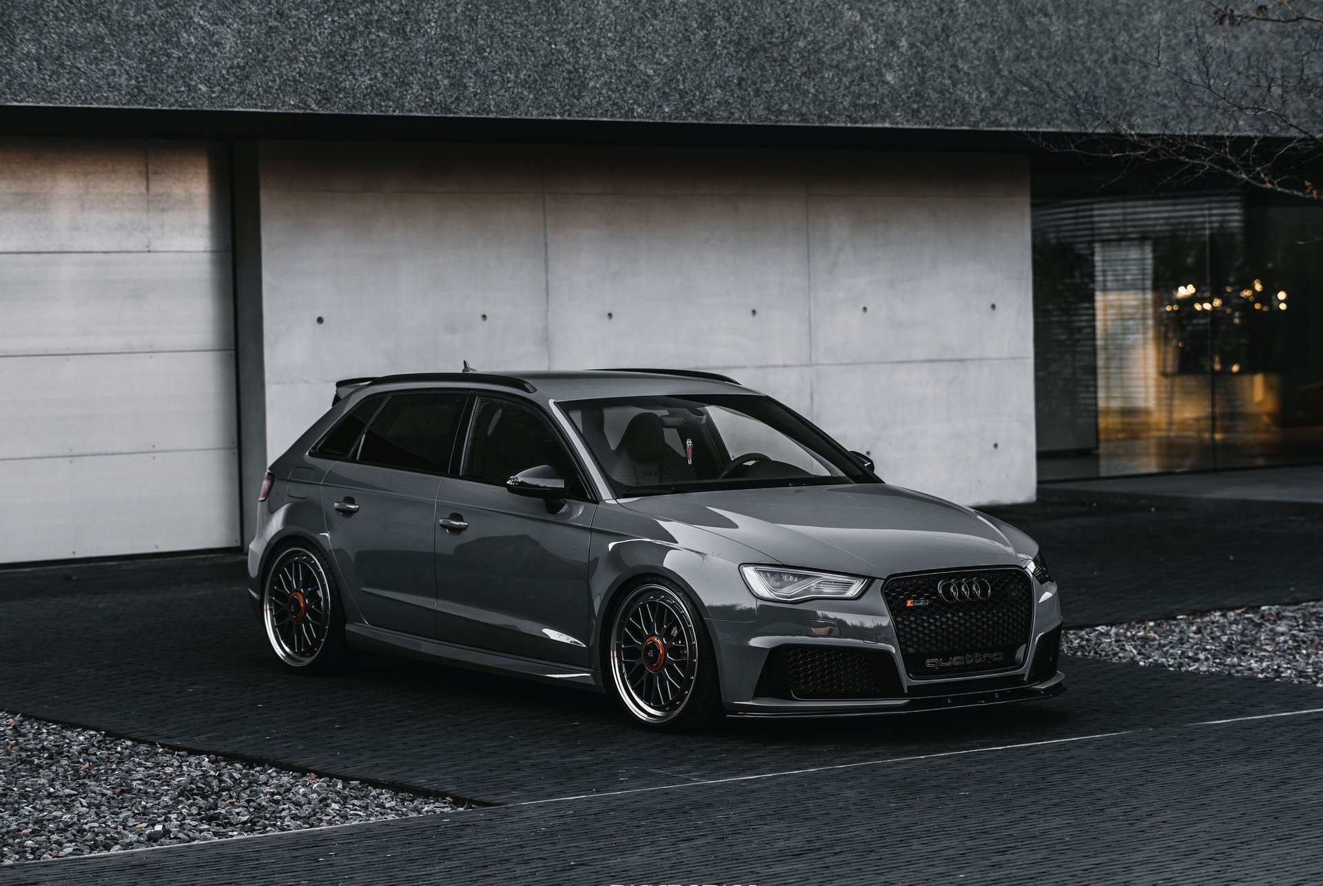 AUDI RS3 Sportback 8V - LV1 grau glänzend poliert
