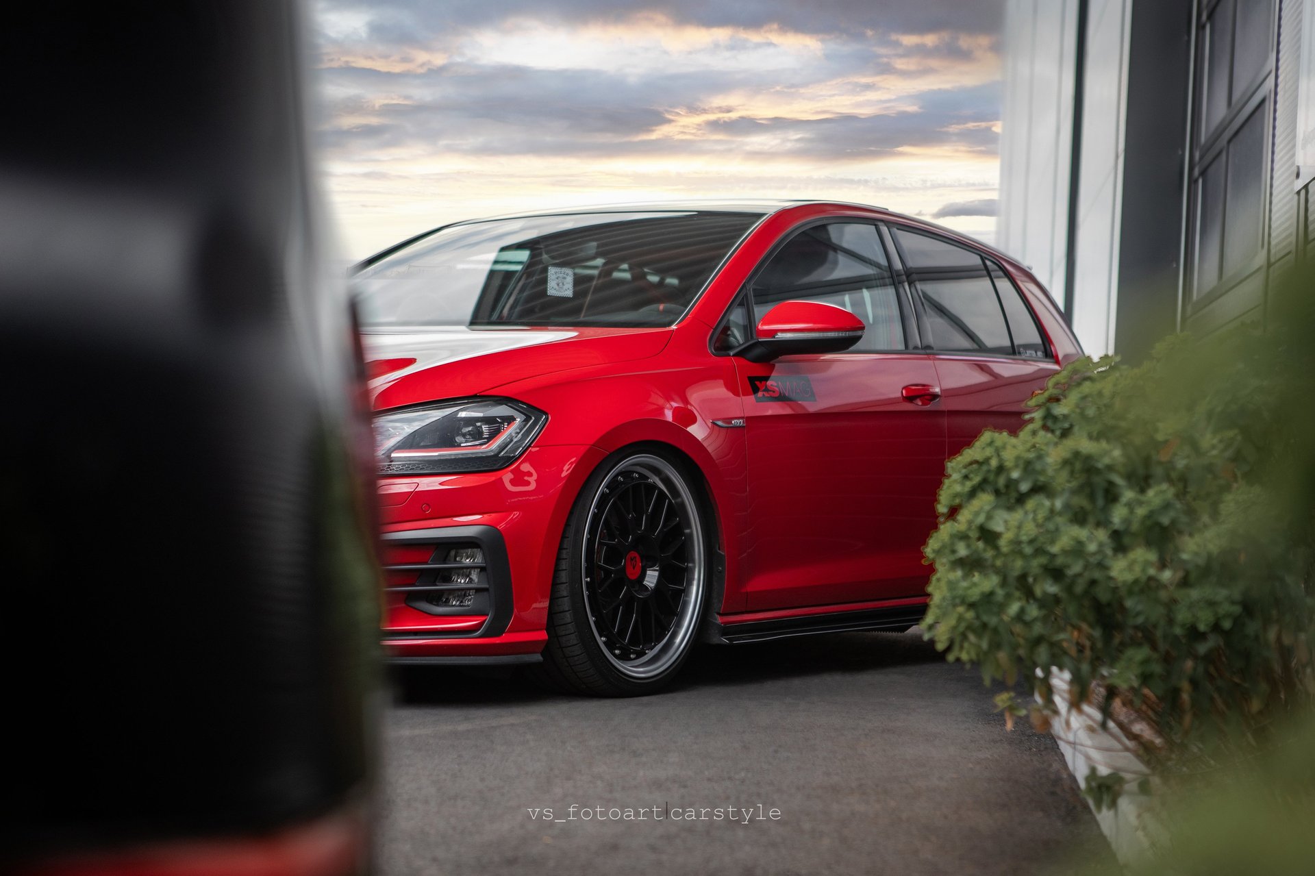 VOLKSWAGEN Golf 7 AU - LV1 schwarz glänzend poliert