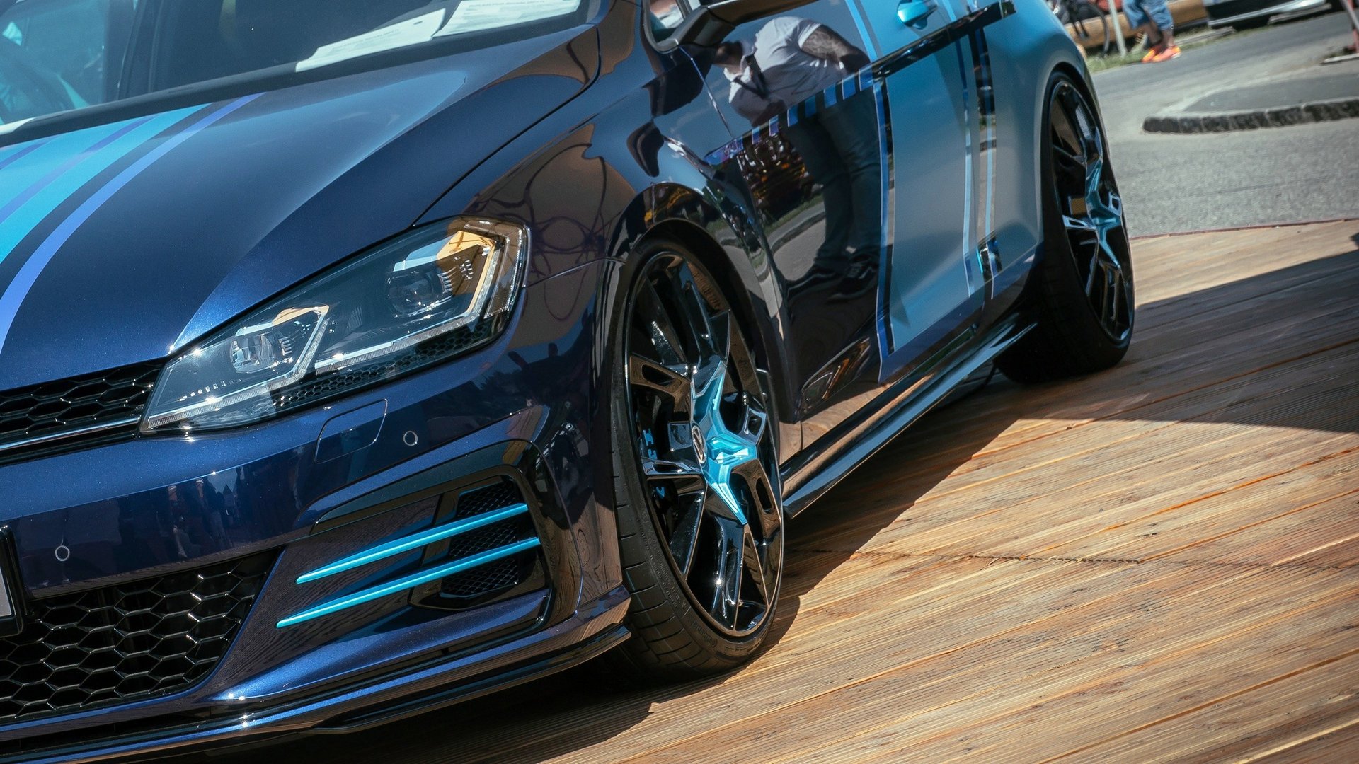VOLKSWAGEN Golf 7 AU - KX1 schwarz glänzend