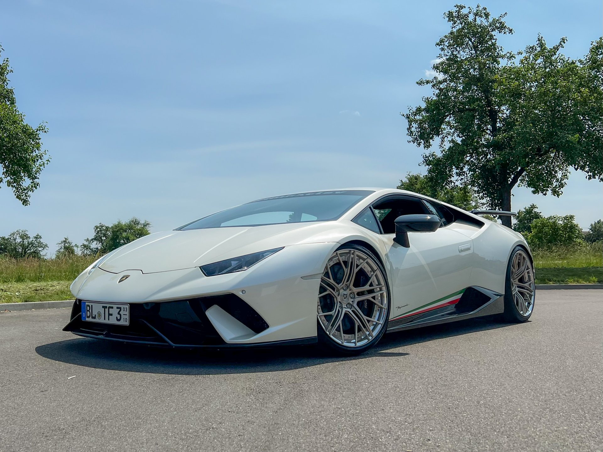 LAMBORGHINI Huracan Coupe H Performante SF1.3 rosegold matt Außenbett poliert