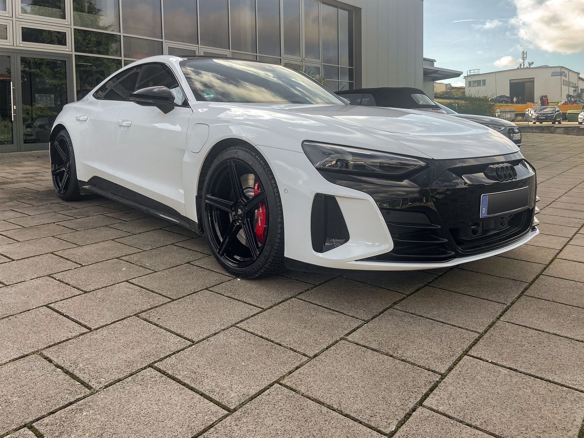 AUDI RS e-tron GT with 21 inch KV1 S in gloss black