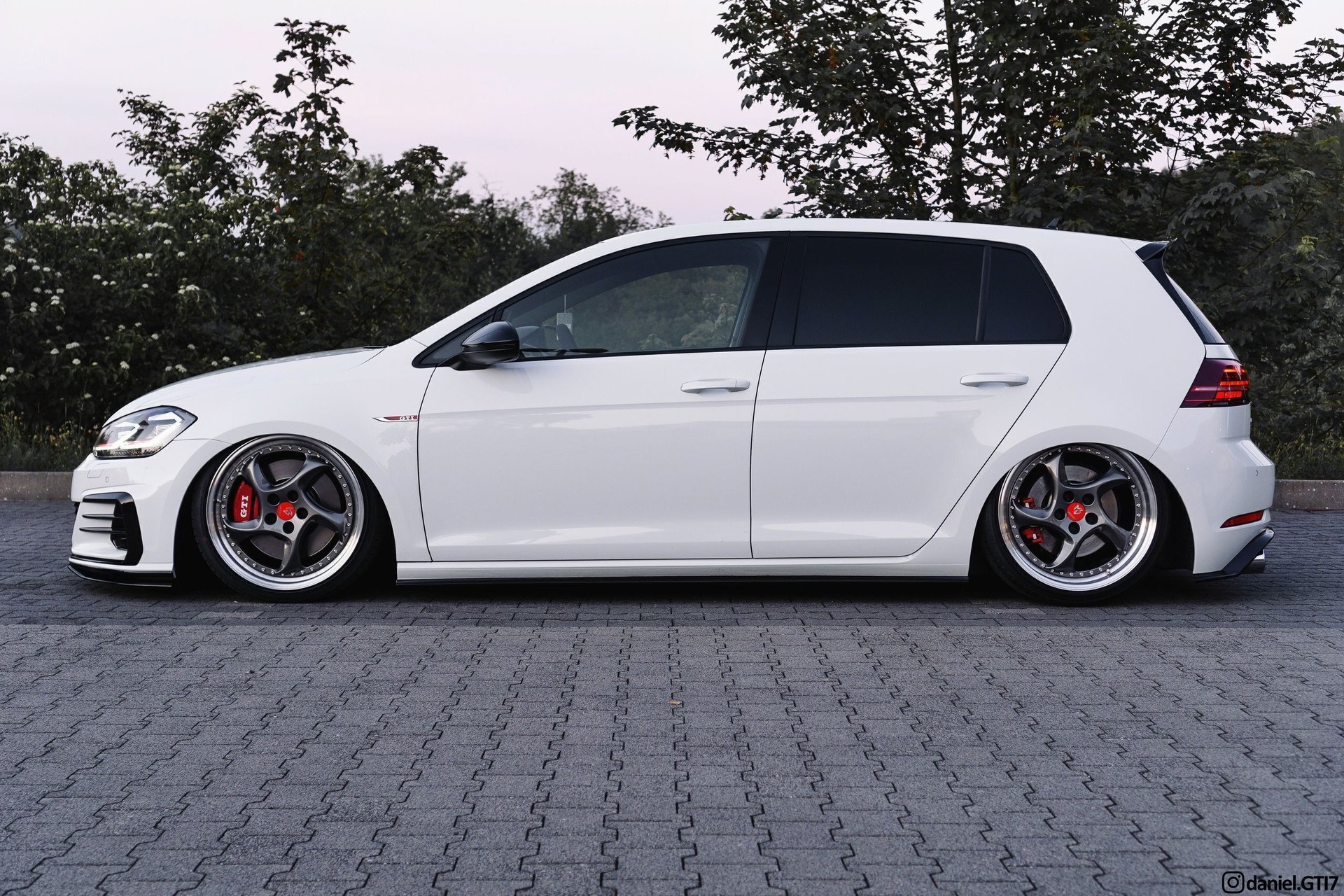 VOLKSWAGEN Golf 7 AU - TURBO S grau glänzend poliert