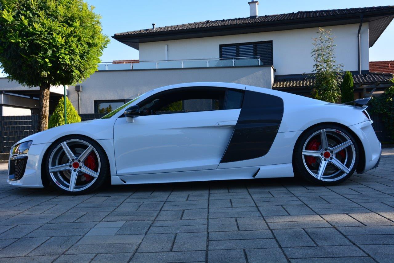 AUDI R8 Coupe 42 KV1 silber glänzend