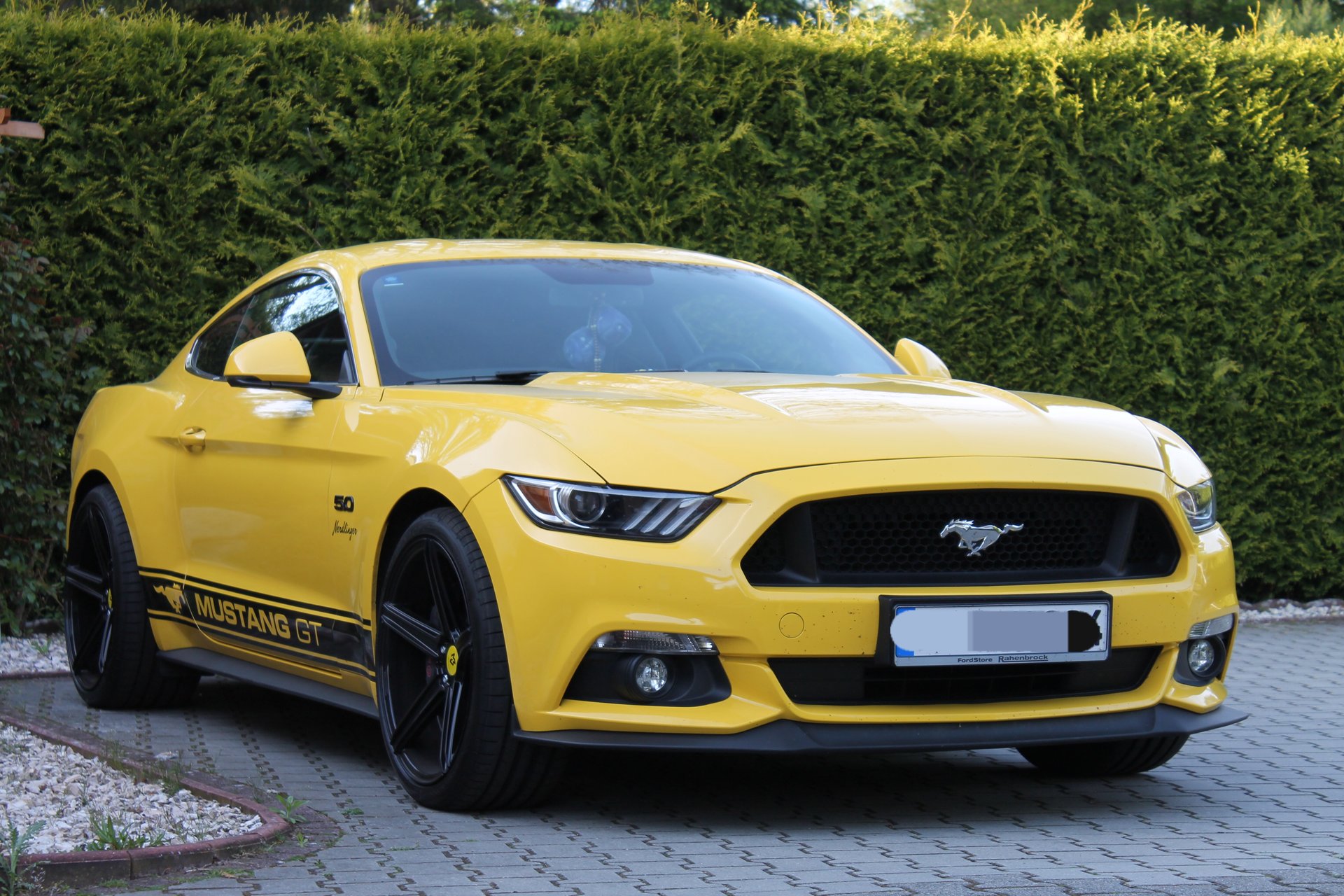 FORD Mustang LAE with mbDESIGN 20 inch alloy wheels & summer tires