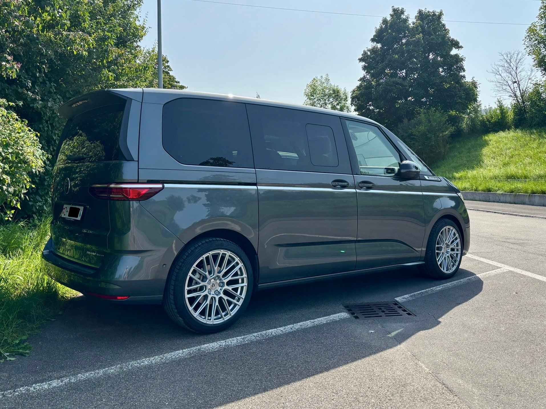 VOLKSWAGEN T7 Bus Multivan ST - KV4 silber glänzend