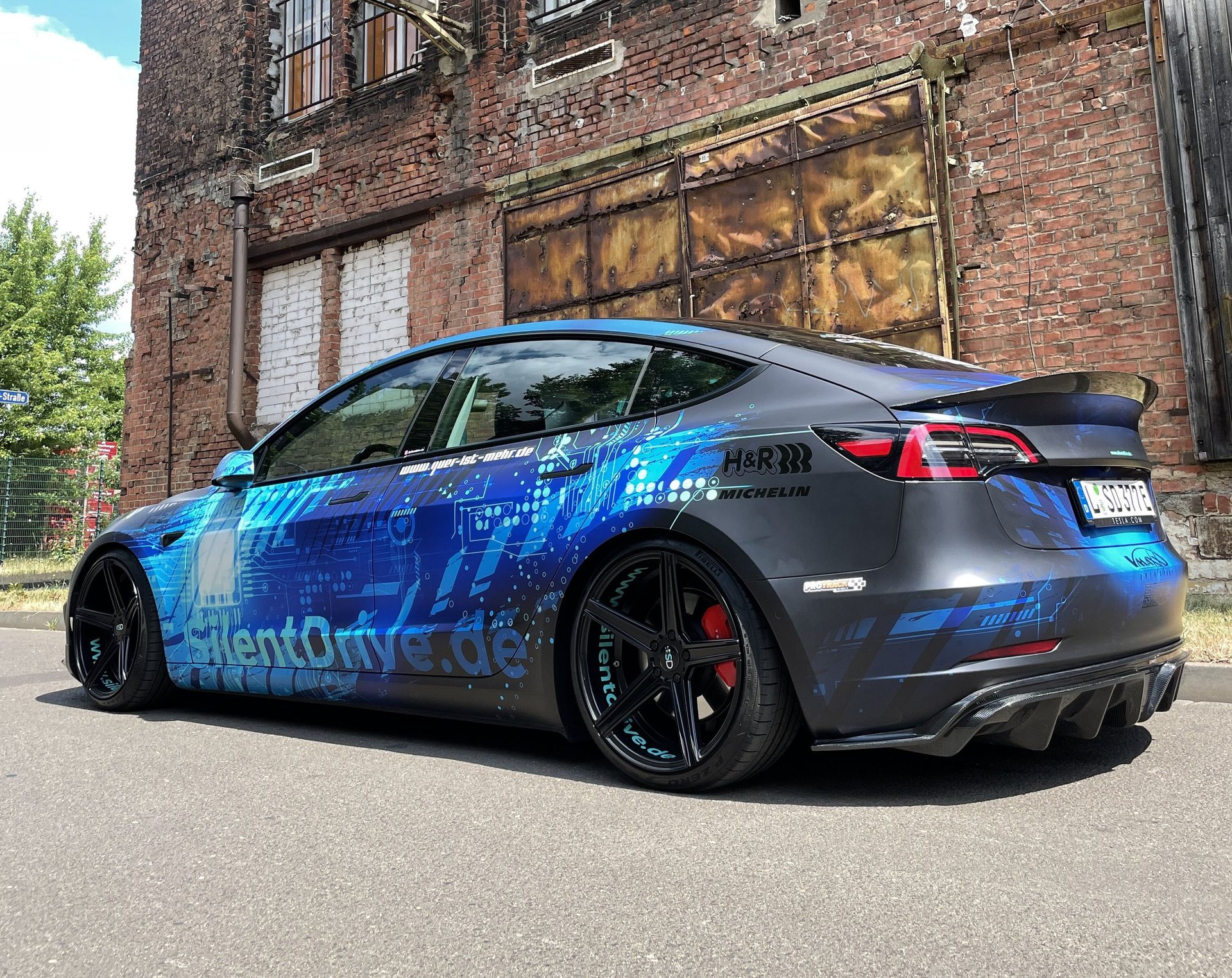 TESLA Model 3 003 - KV1 schwarz seidenmatt