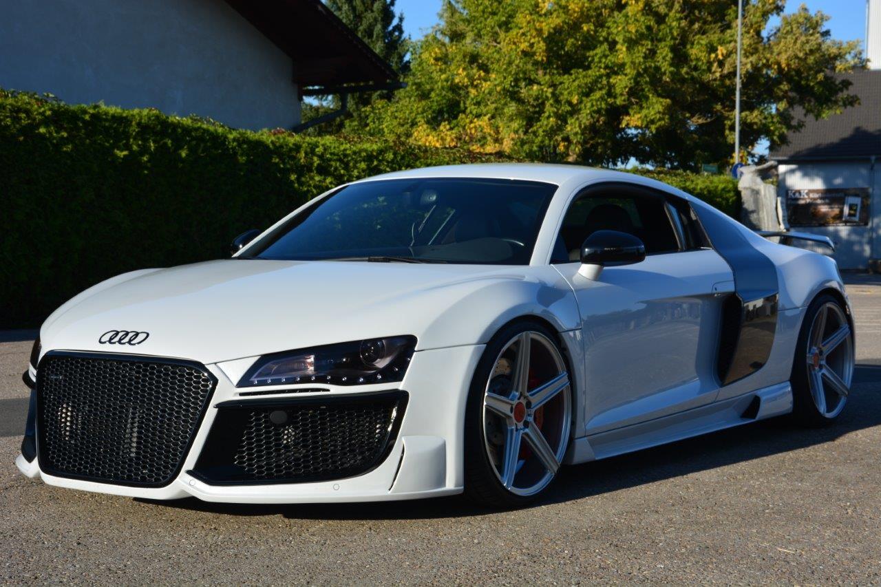 AUDI R8 Coupe 42 KV1 silber glänzend